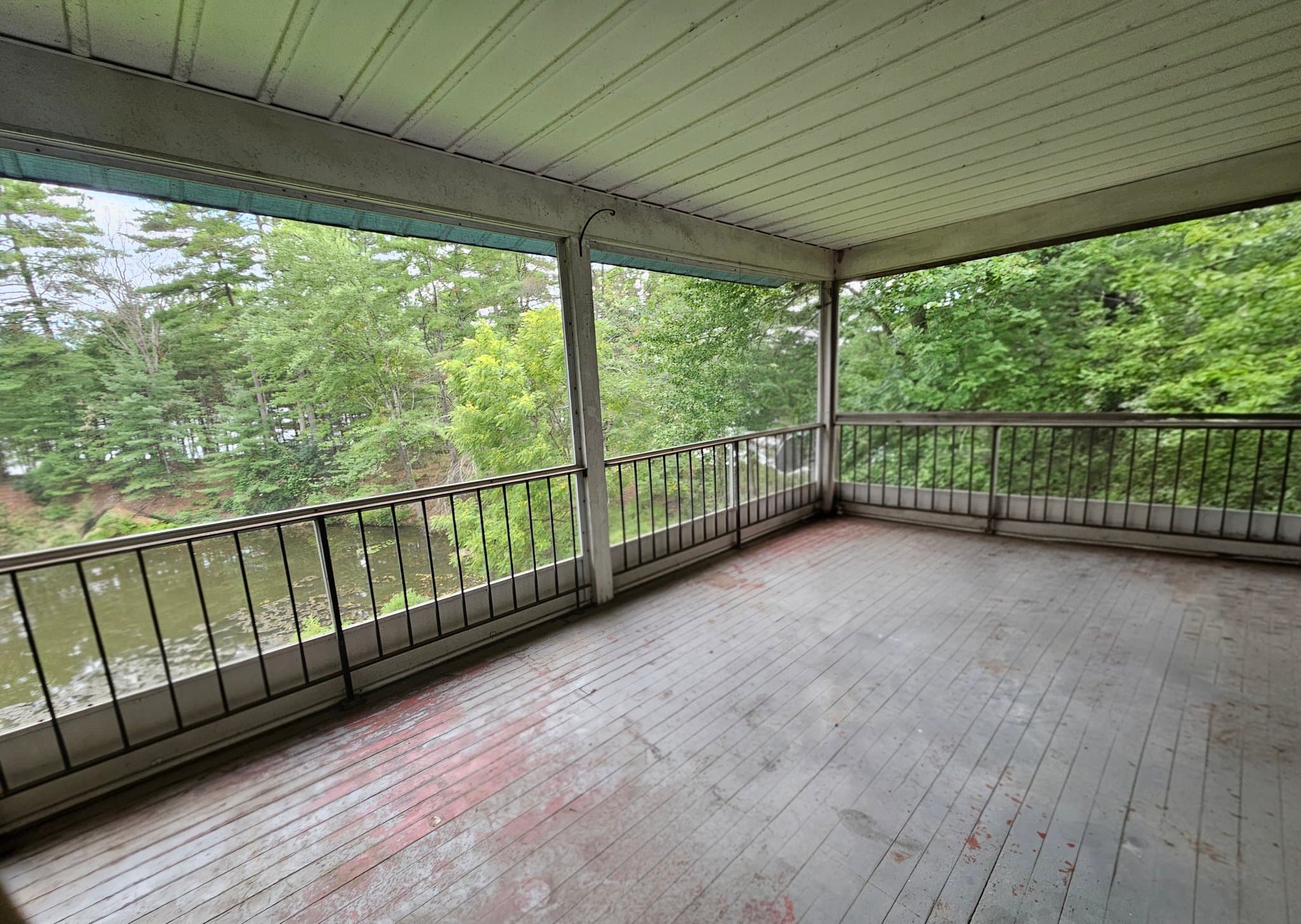 Montague Condo: 216 F Lake Shore North