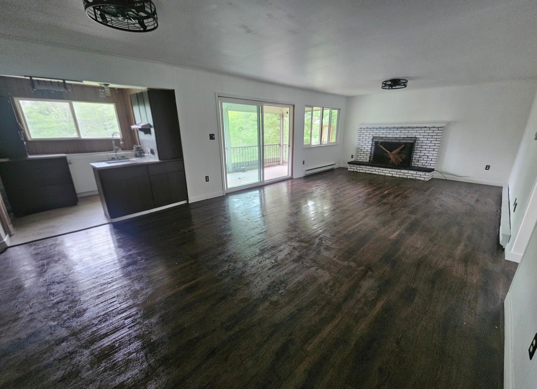 Montague Condo: 216 F Lake Shore North