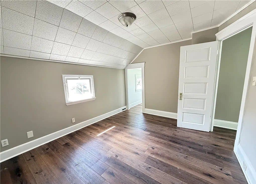 Cleveland House: 11731 Arden Ave