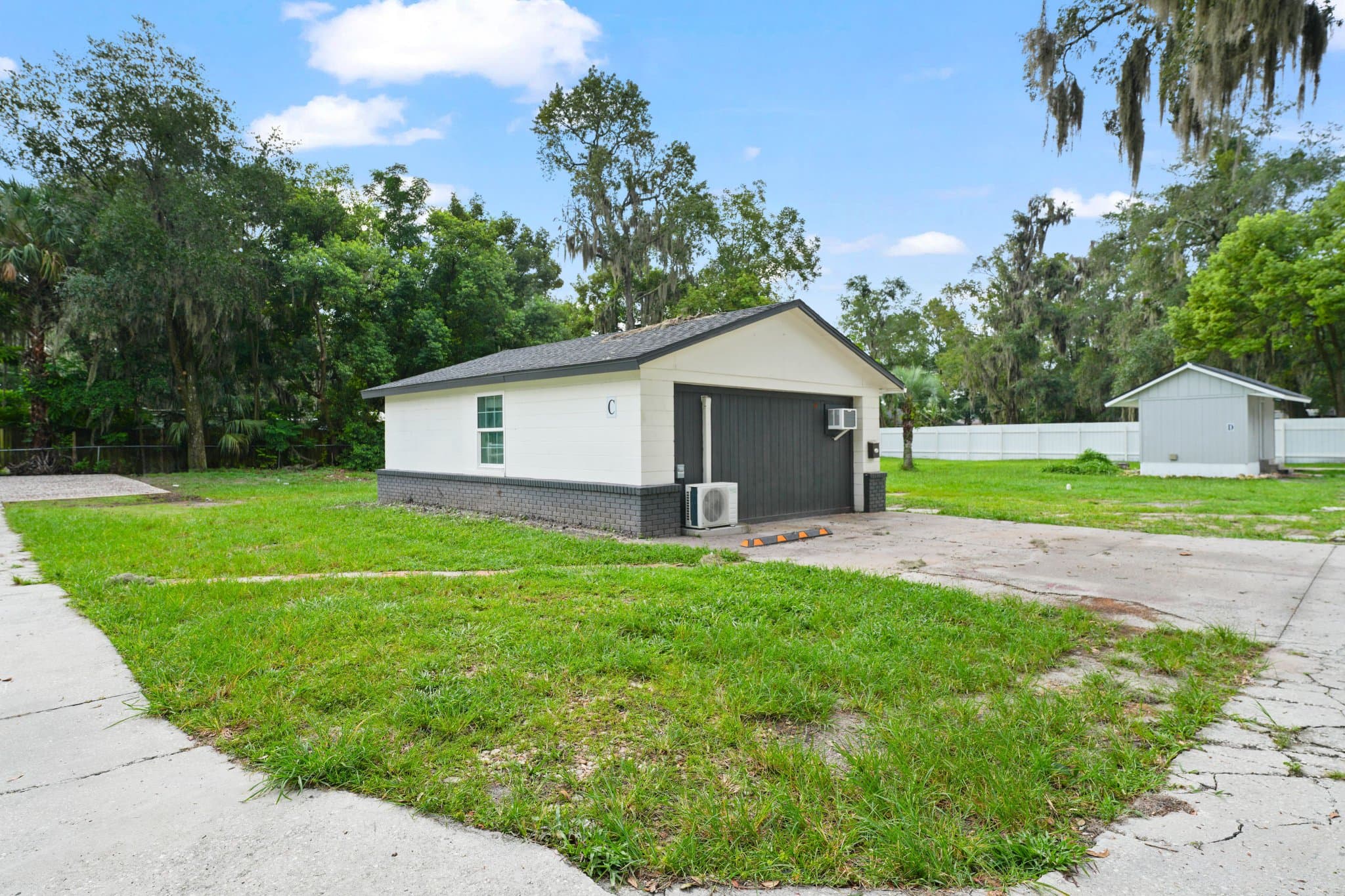 Jacksonville Single Room: 6878 Lenox Avenue