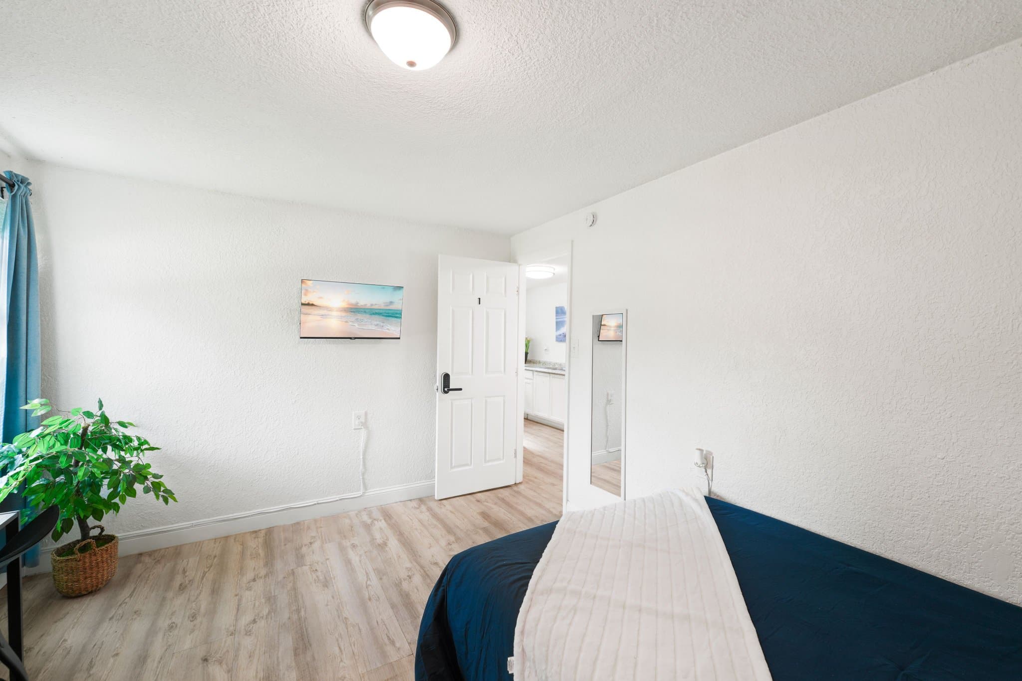 Jacksonville Single Room: 6878 Lenox Avenue