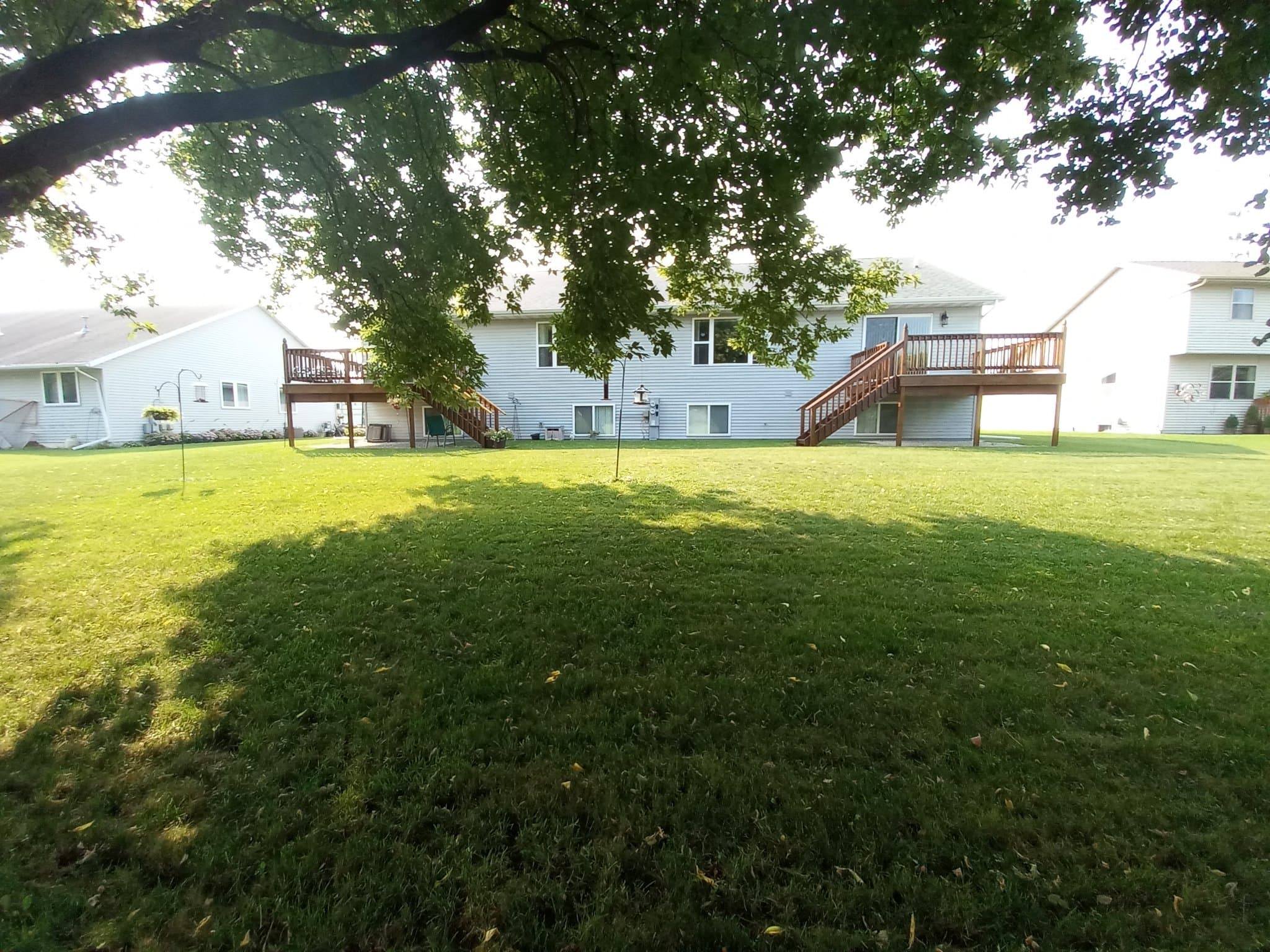 Neenah Multiplex: 1059 Rockledge Ln