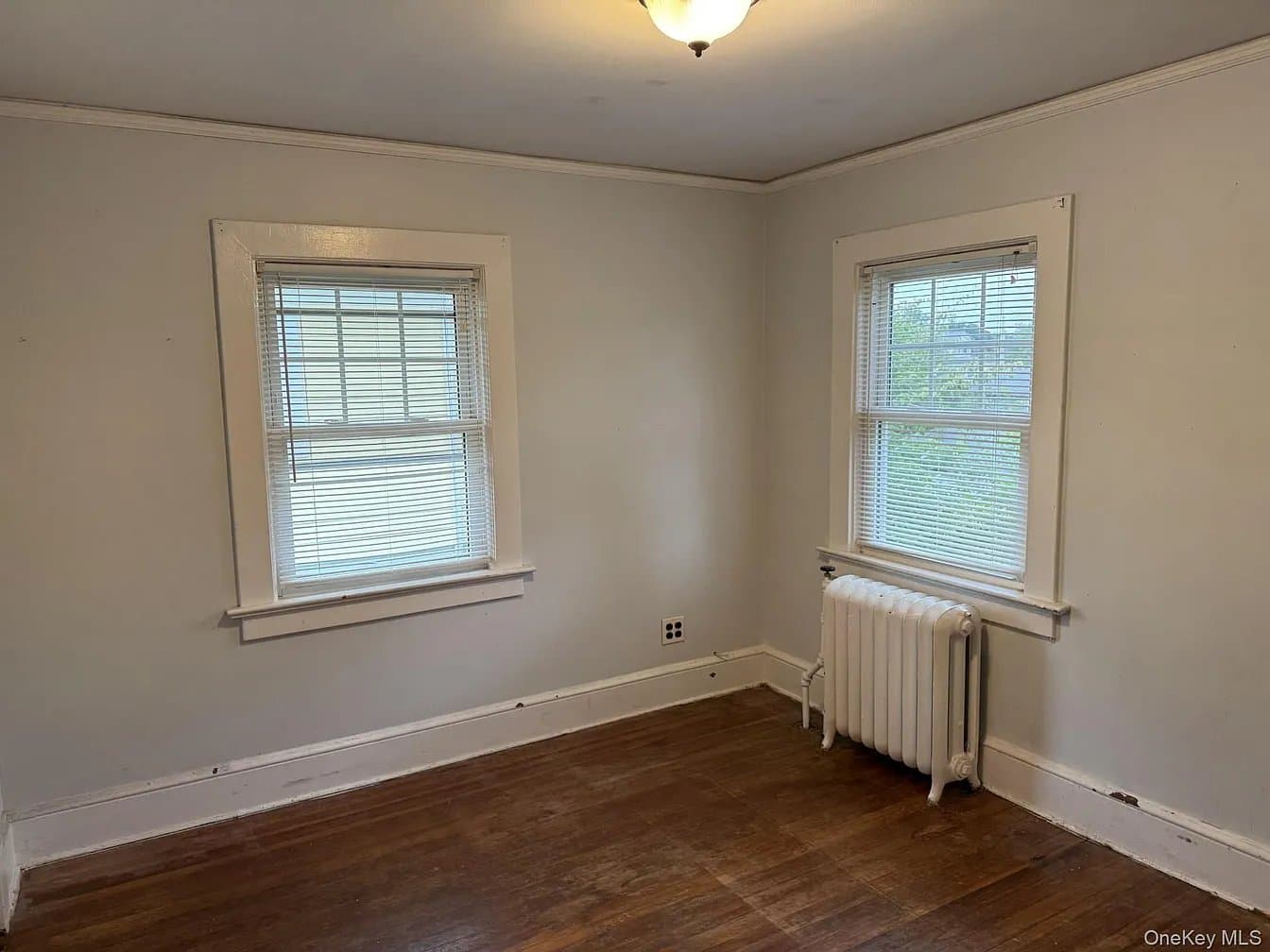 Roslyn House: 22 Irma Avenue