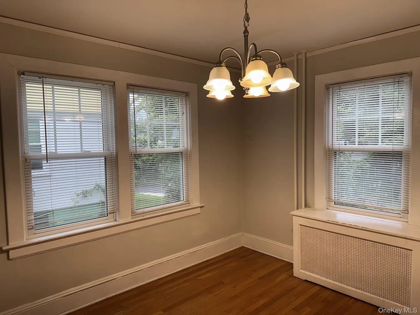 Roslyn House: 22 Irma Avenue