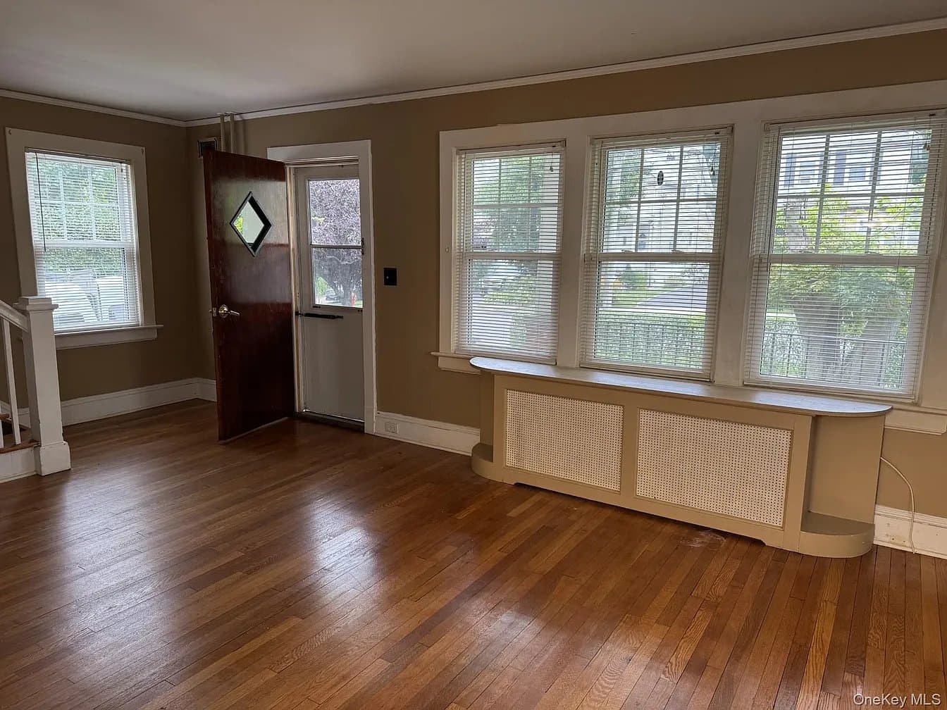 Roslyn House: 22 Irma Avenue
