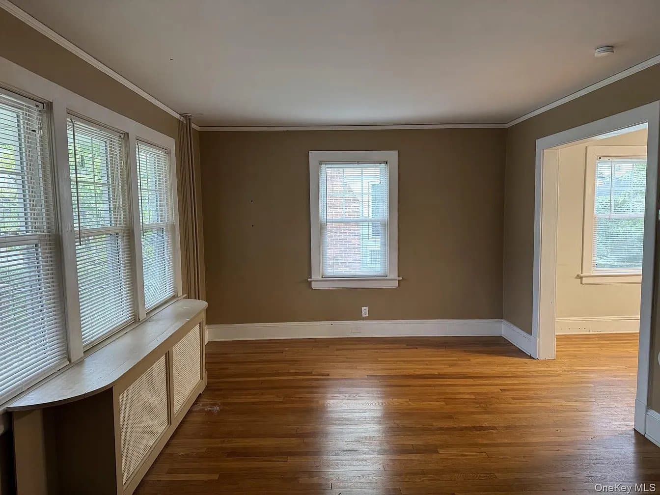 Roslyn House: 22 Irma Avenue