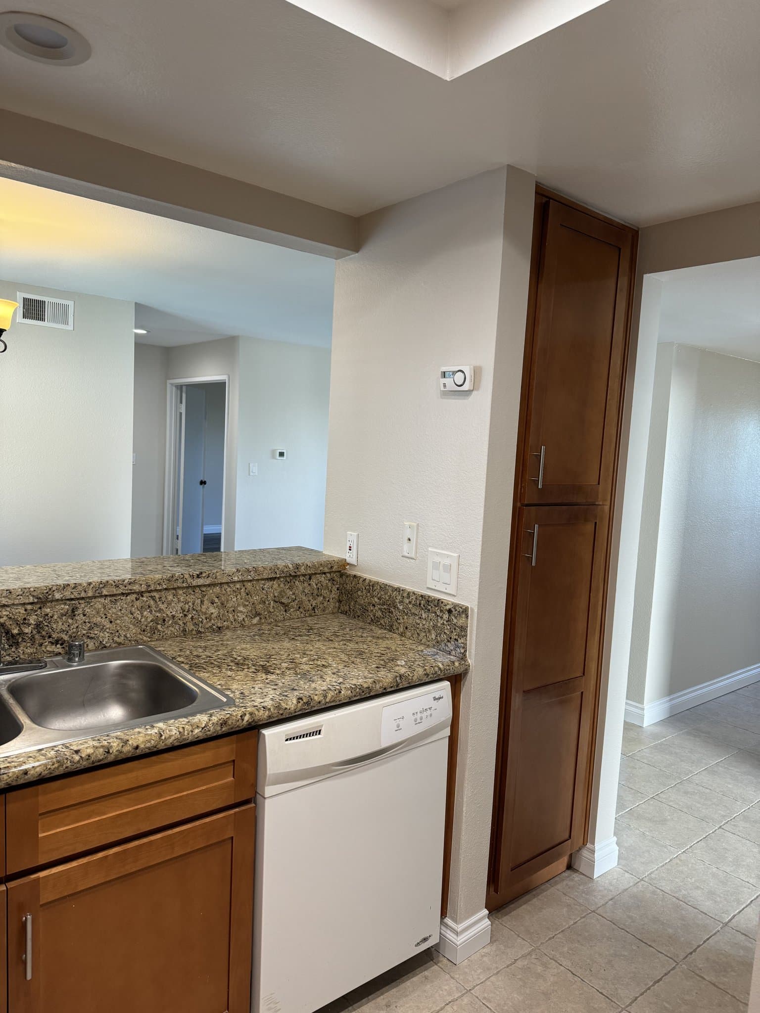 Anaheim Condo: 465 South Ranch View Circle