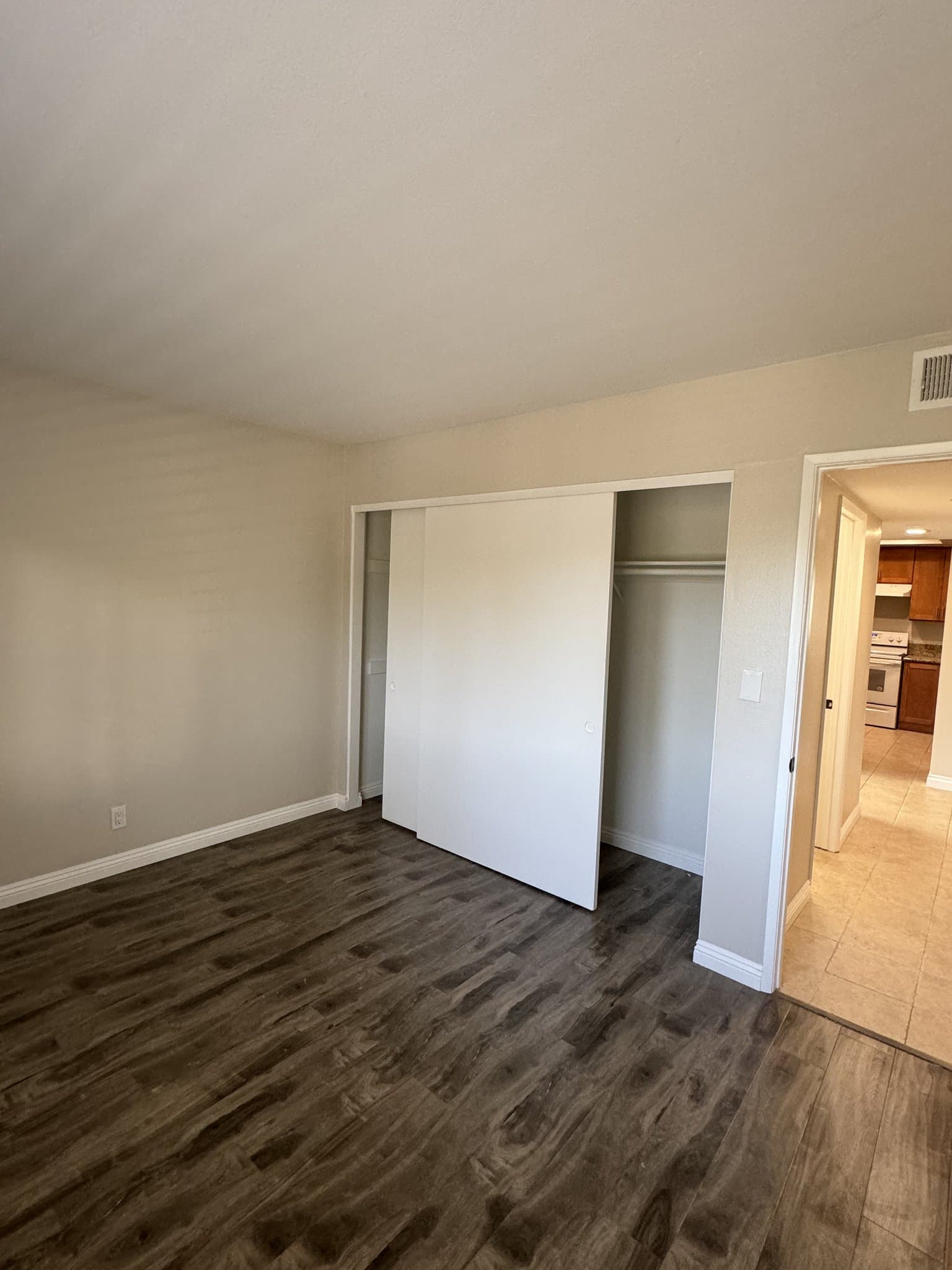 Anaheim Condo: 465 South Ranch View Circle