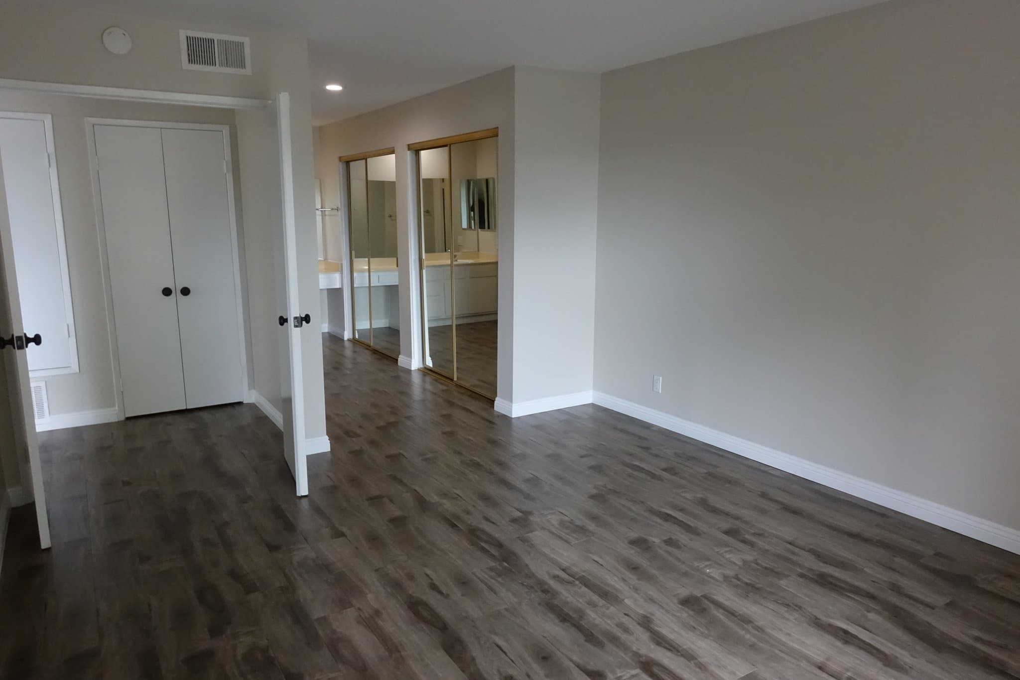 Anaheim Condo: 465 South Ranch View Circle
