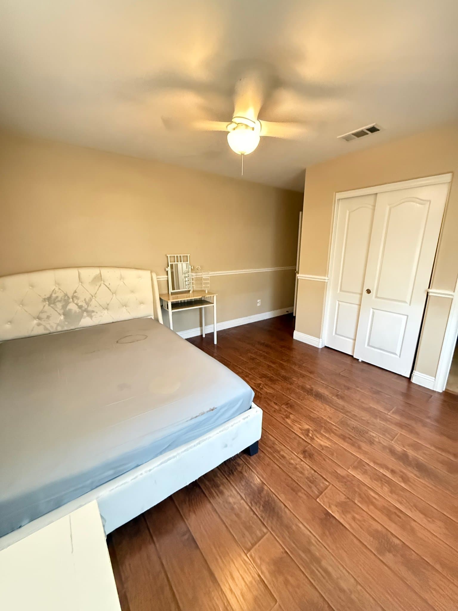 jurupoa valley Single Room: 4790 preston st