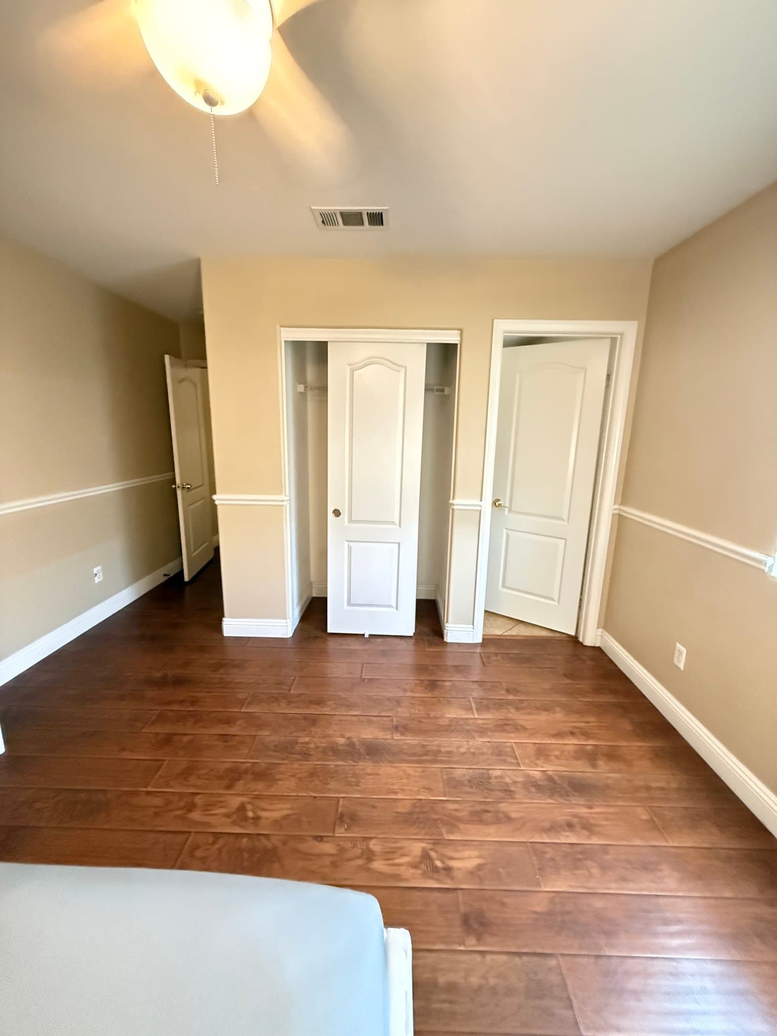 jurupoa valley Single Room: 4790 preston st