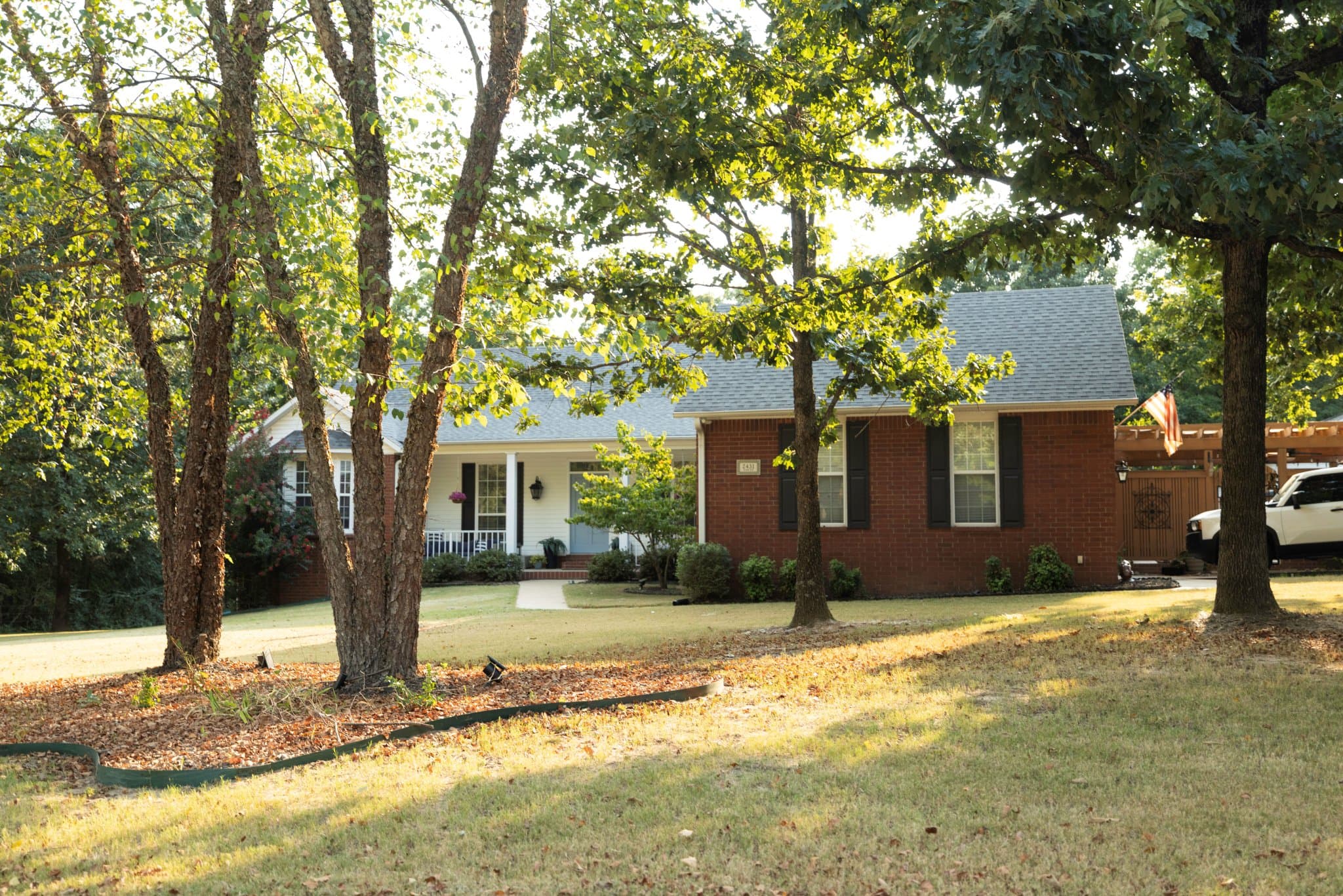 Fayetteville House: 2431 North Toy Drive