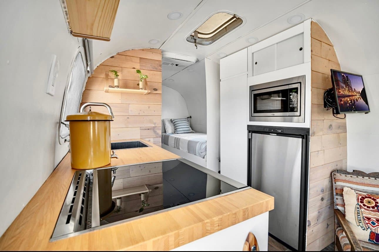 San Diego House: 2073 Franklin Ave