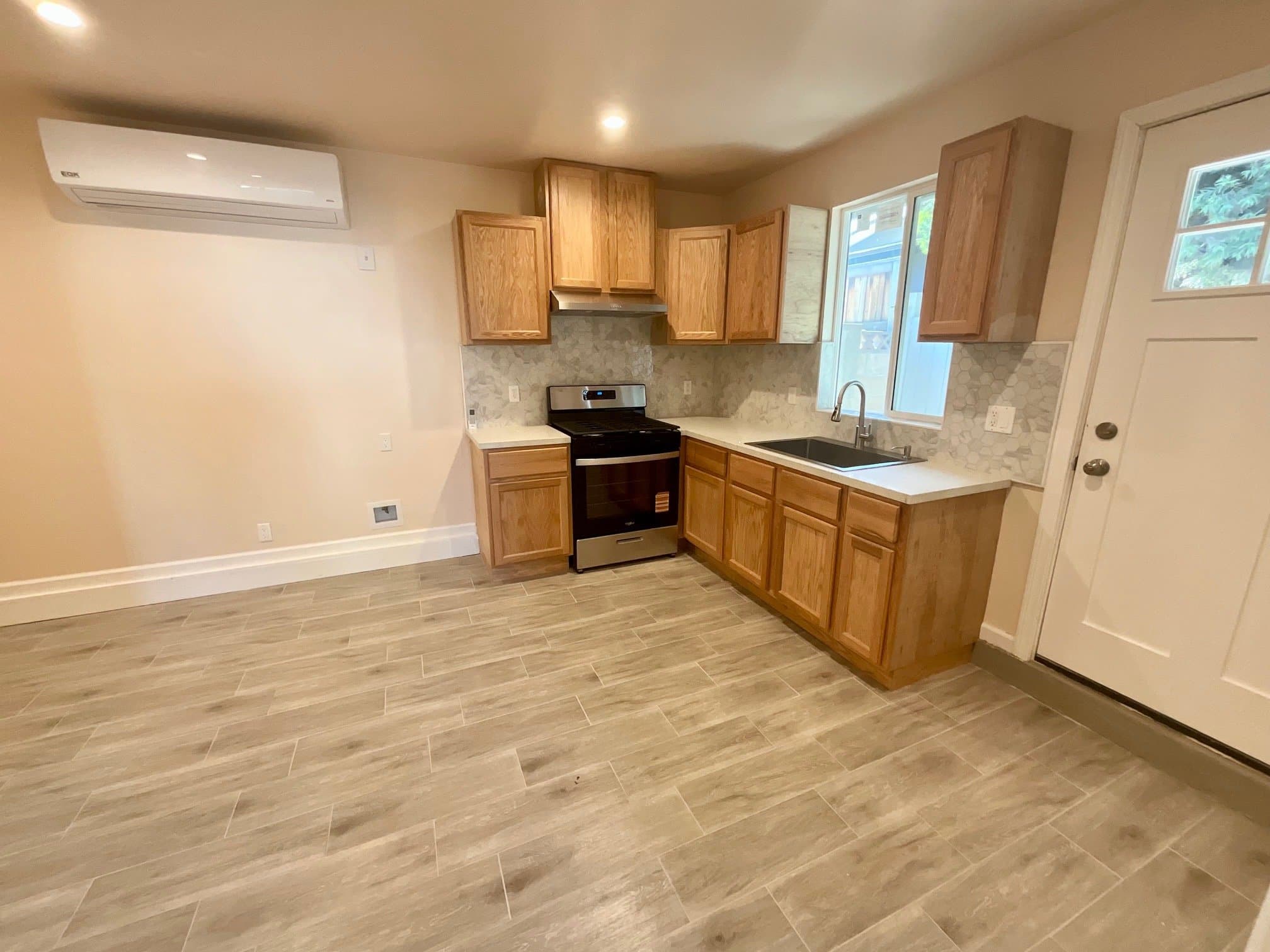 West Hills House: 8437 Nevada Ave