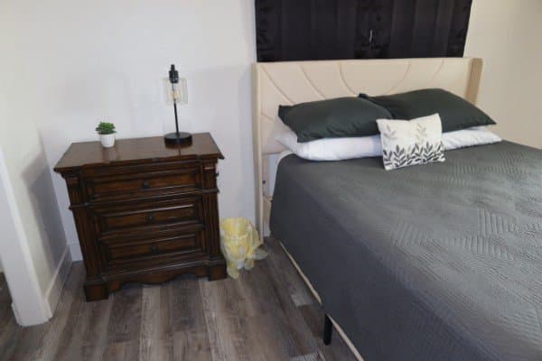 Safford House: 728 S 9th Ave