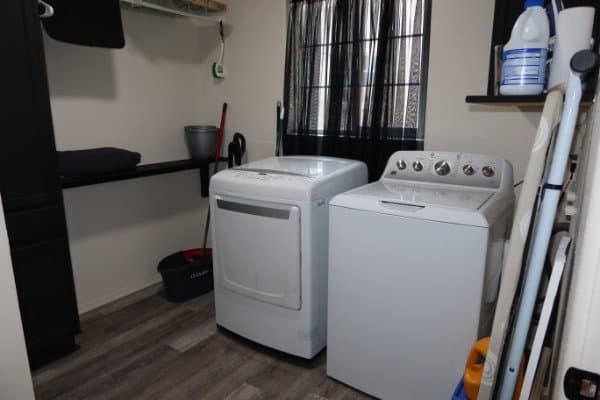 Safford House: 728 S 9th Ave