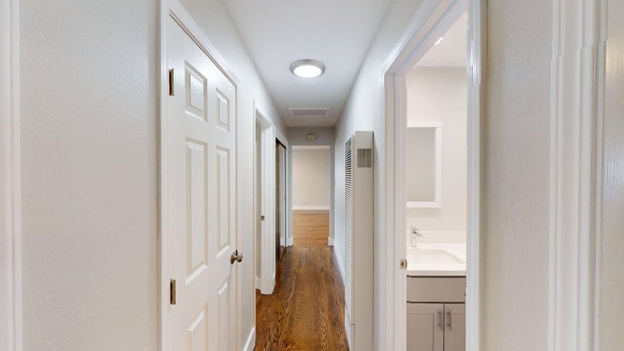 Alameda Apartment: 2060 Santa Clara Ave