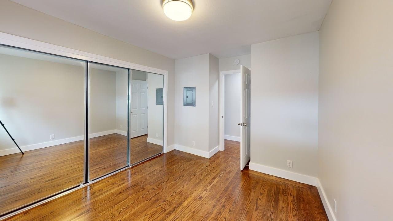 Alameda Apartment: 2060 Santa Clara Ave