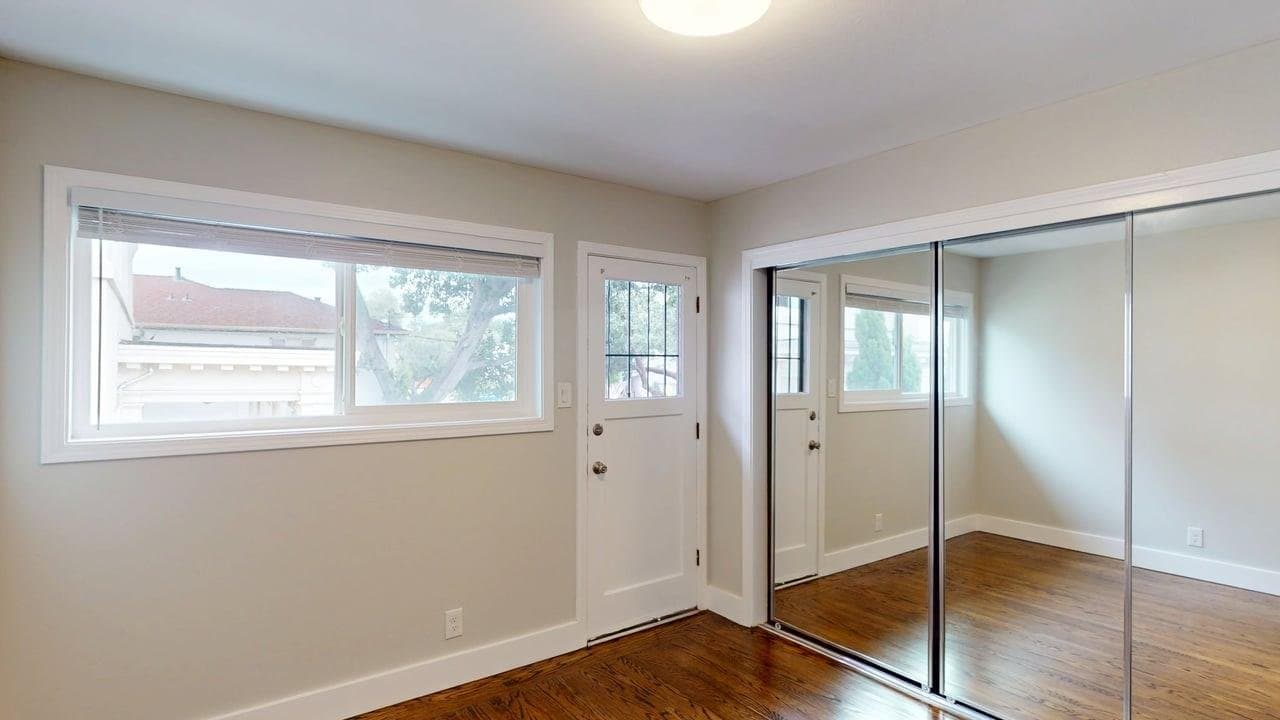 Alameda Apartment: 2060 Santa Clara Ave