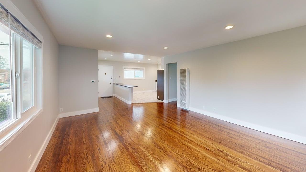 Alameda Apartment: 2060 Santa Clara Ave