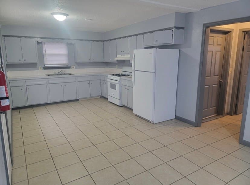 Oklahoma City House: 817 NE 81st St