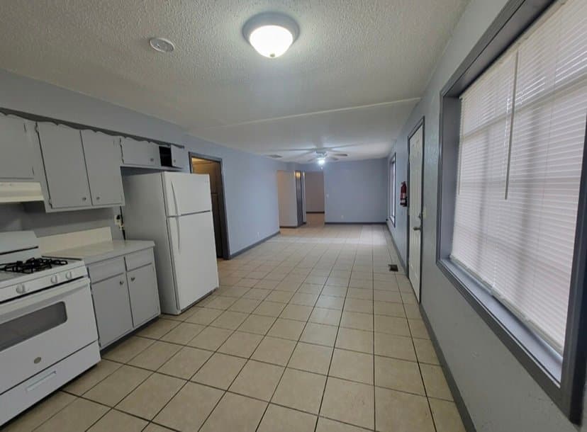 Oklahoma City House: 817 NE 81st St