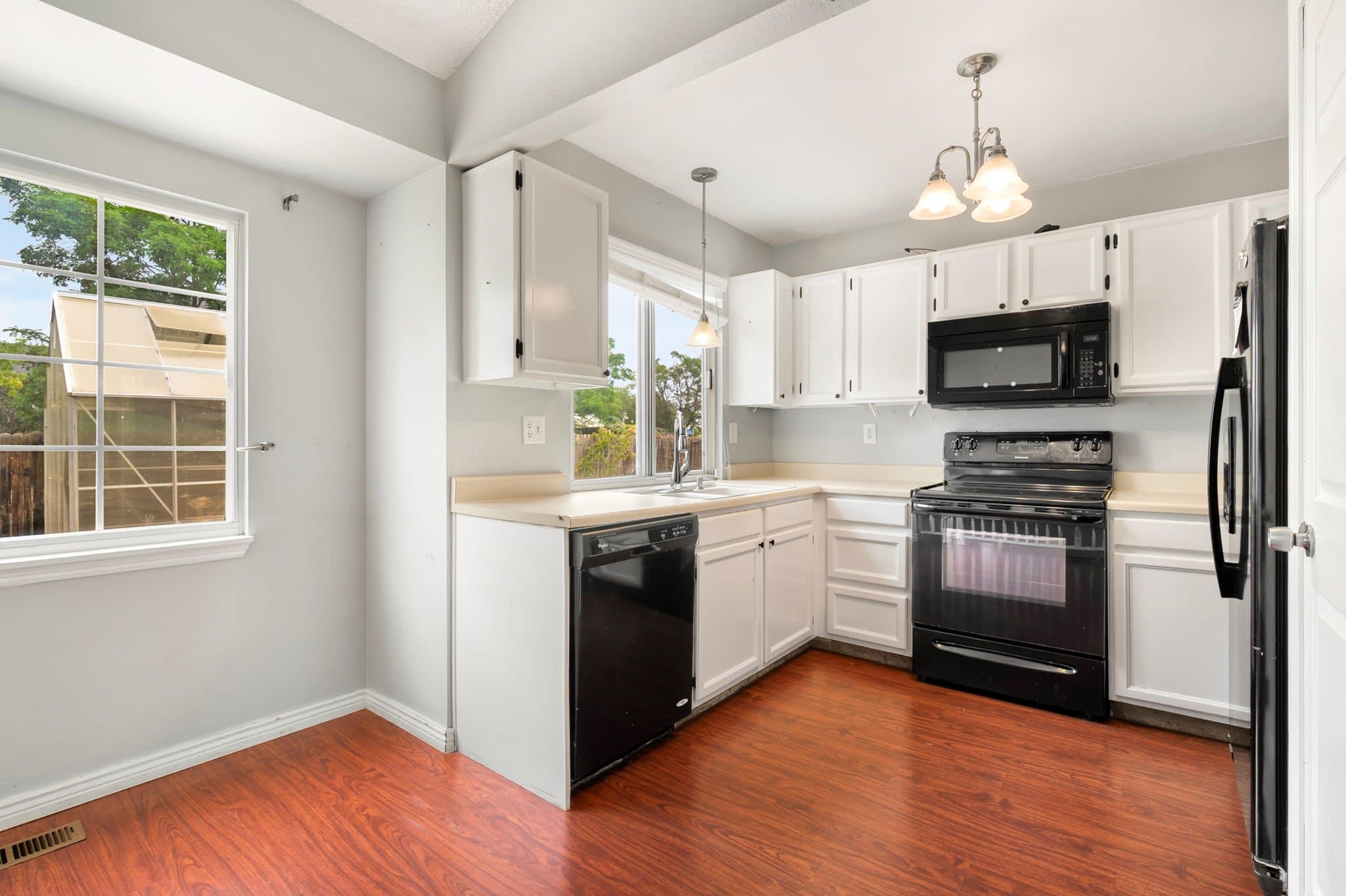 Lafayette House: 145 Caria Dr