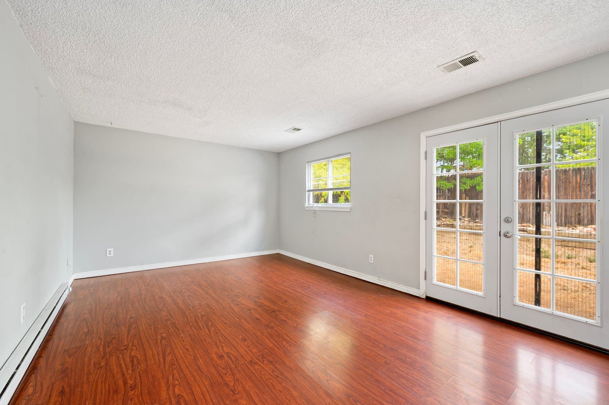 Lafayette House: 145 Caria Dr