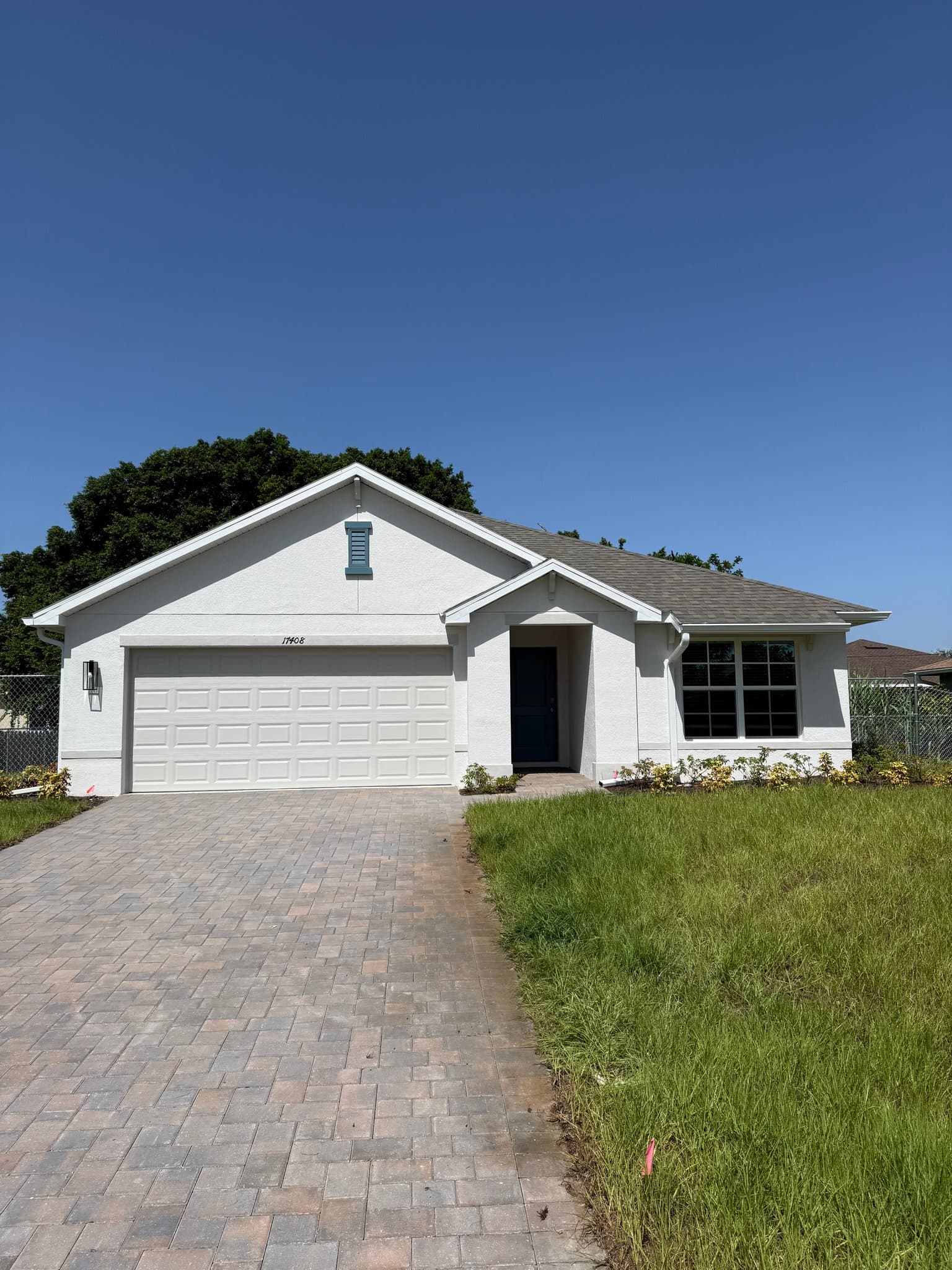 Fort Myers House: 17408 Arizona Rd