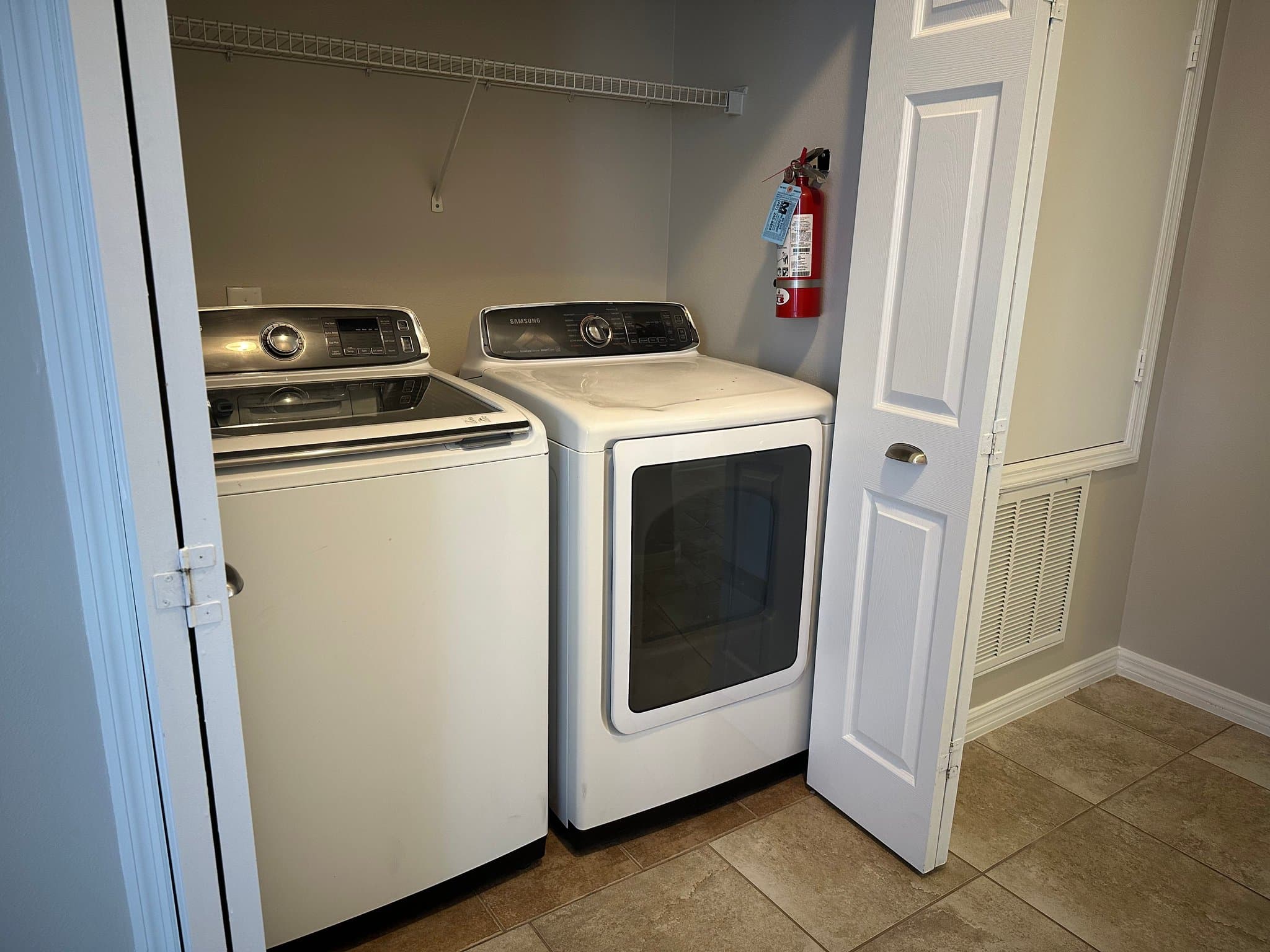 Kissimmee House: 1214 South Beach Circle