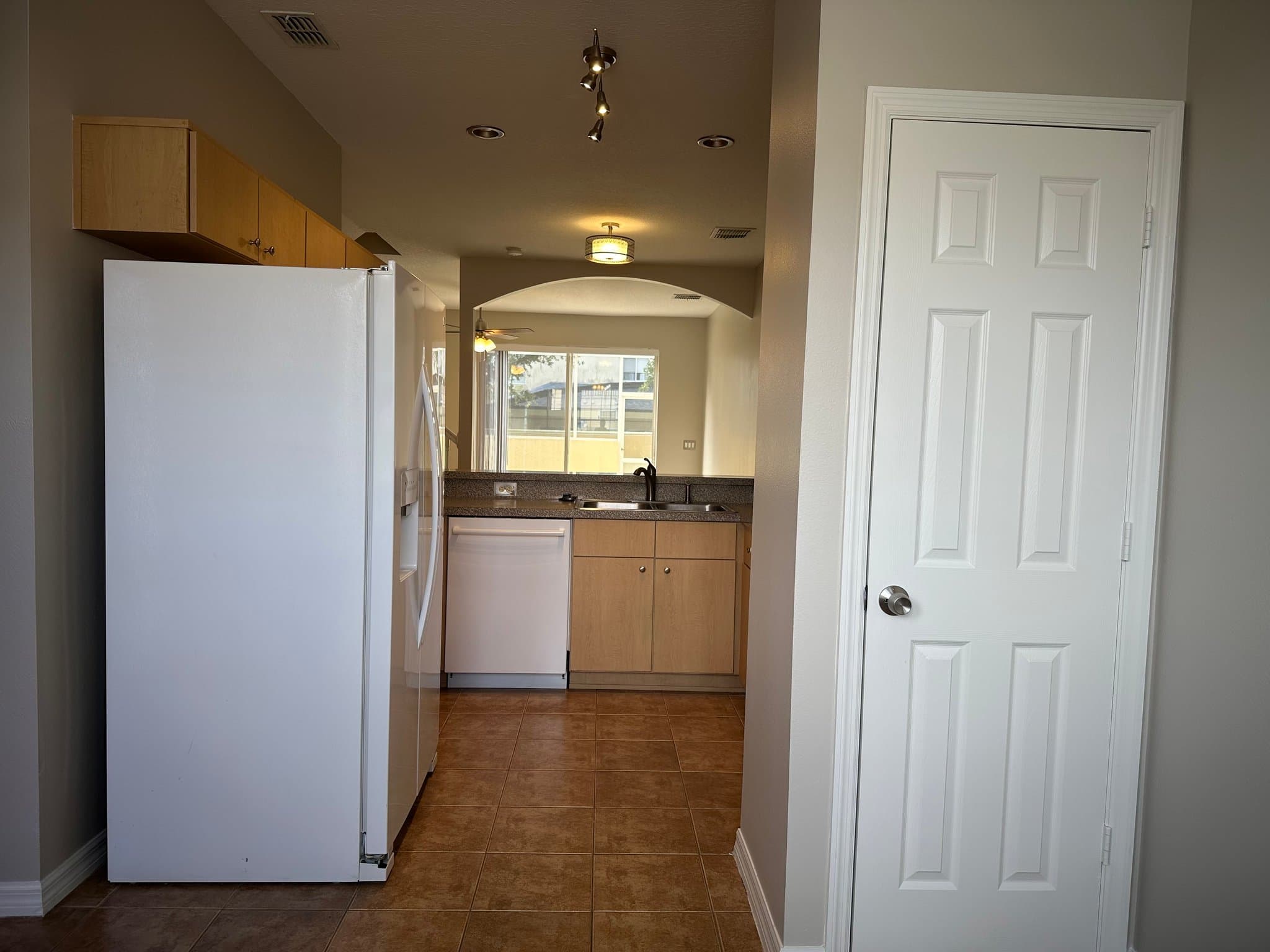 Kissimmee House: 1214 South Beach Circle