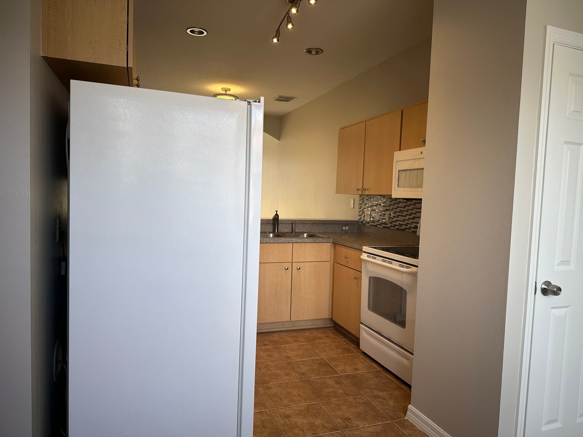 Kissimmee House: 1214 South Beach Circle