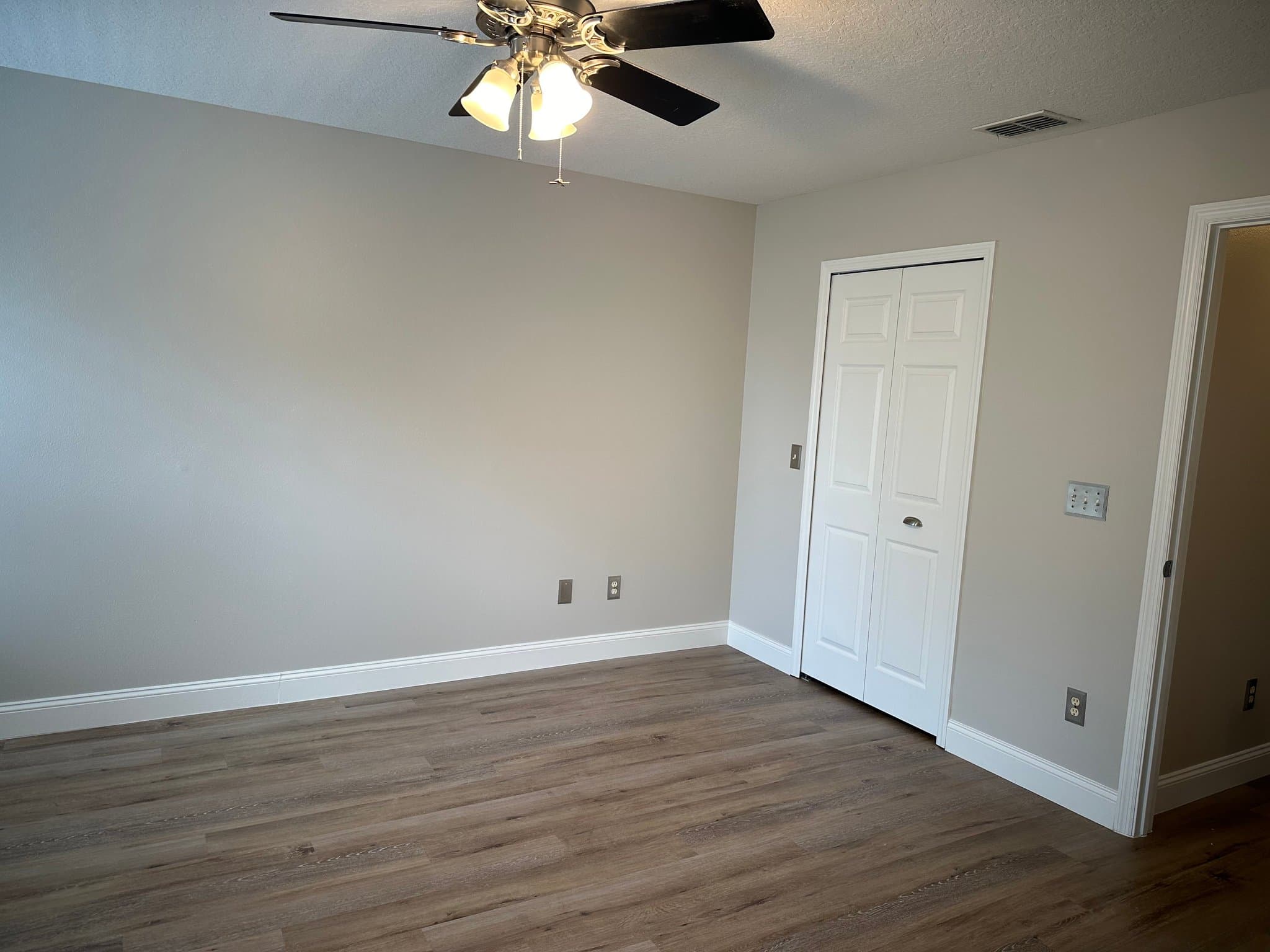 Kissimmee House: 1214 South Beach Circle