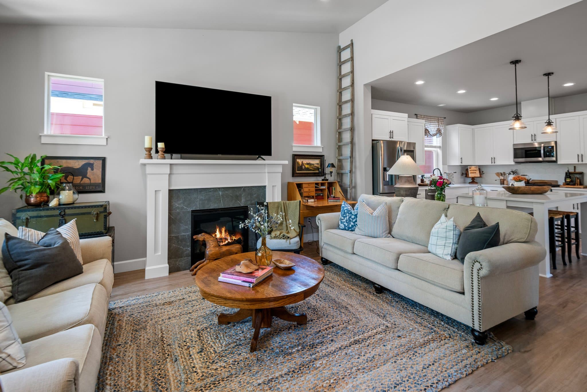 Sisters House: 936 E Black Butte Avenue