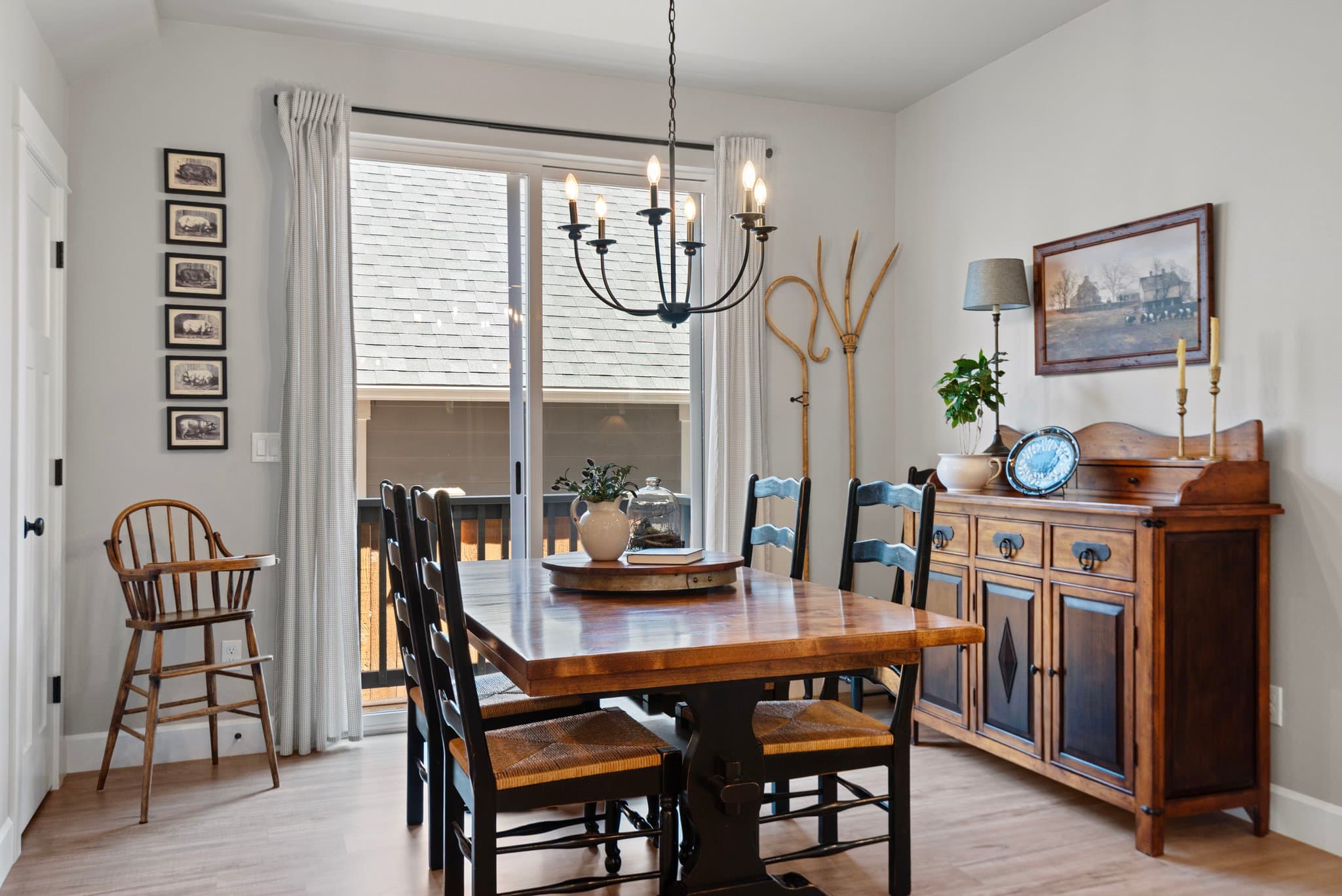 Sisters House: 936 E Black Butte Avenue