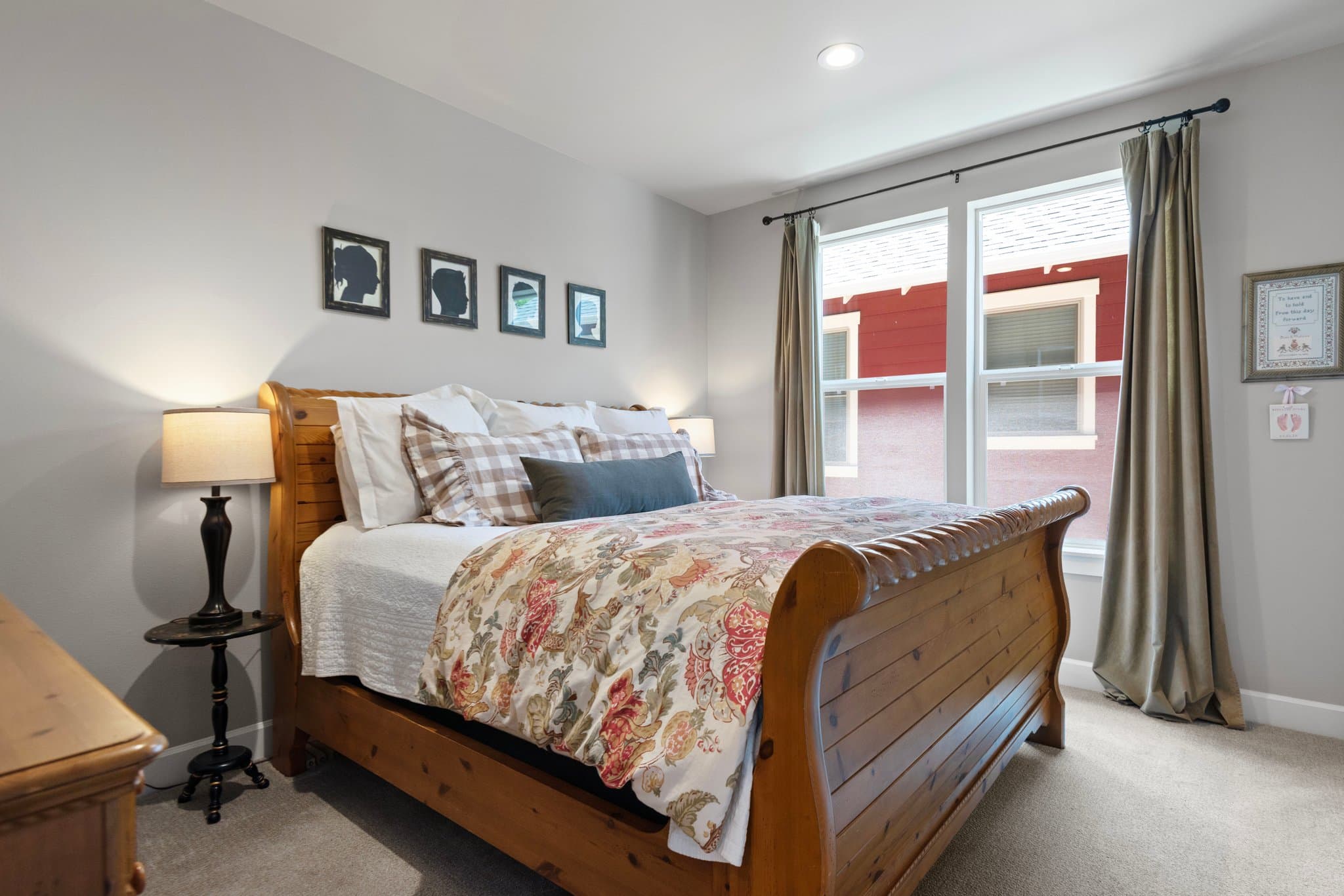 Sisters House: 936 E Black Butte Avenue