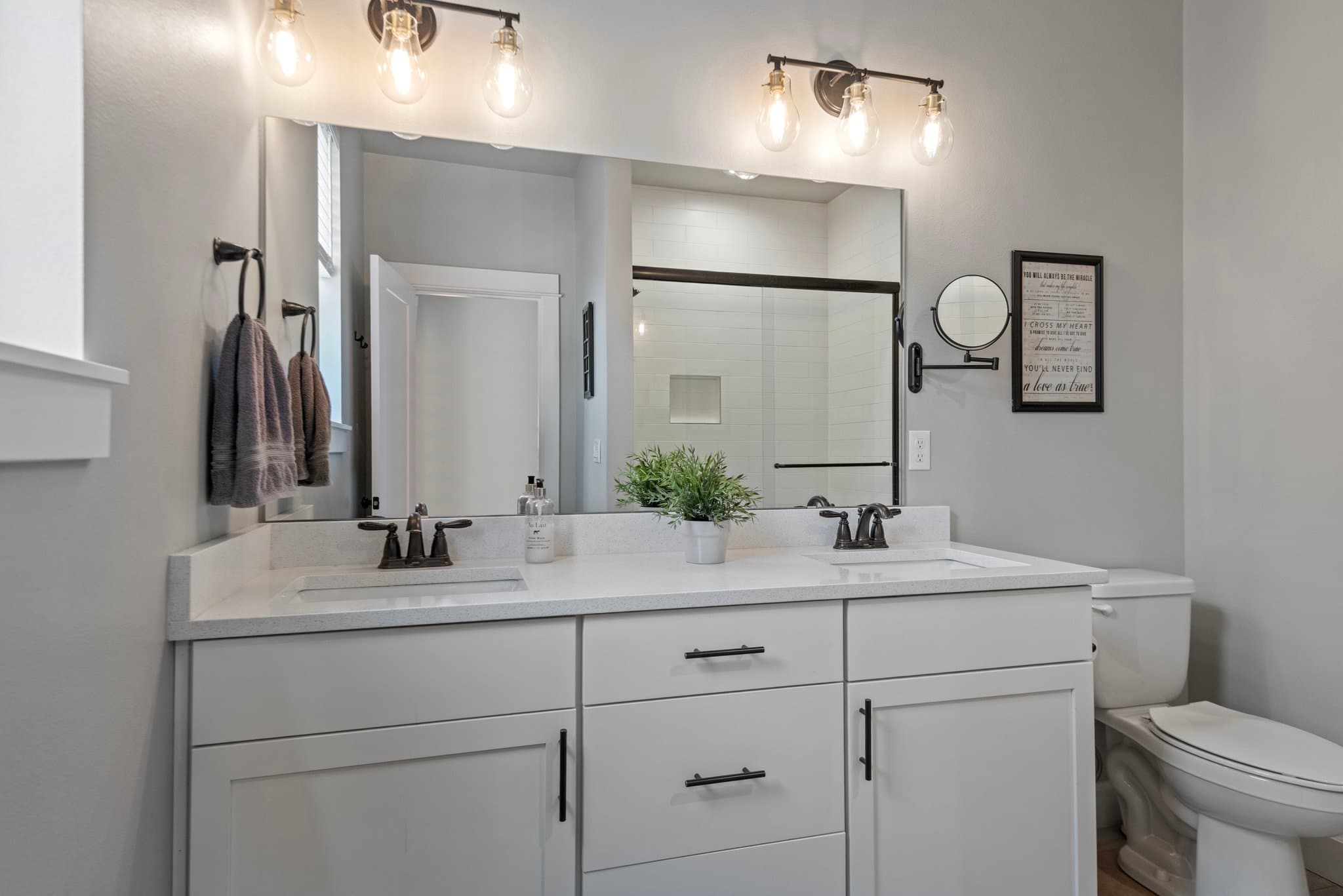 Sisters House: 936 E Black Butte Avenue