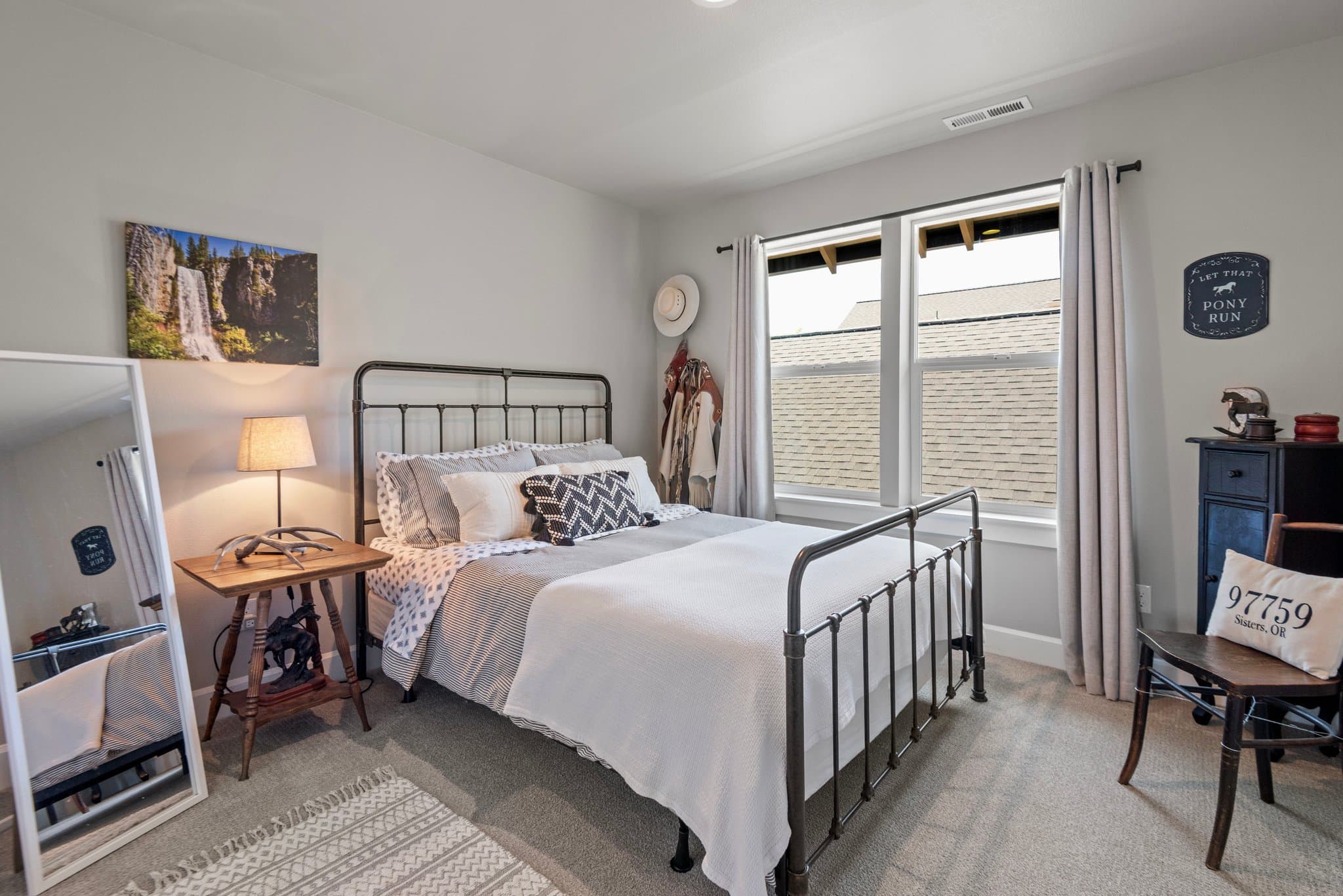 Sisters House: 936 E Black Butte Avenue