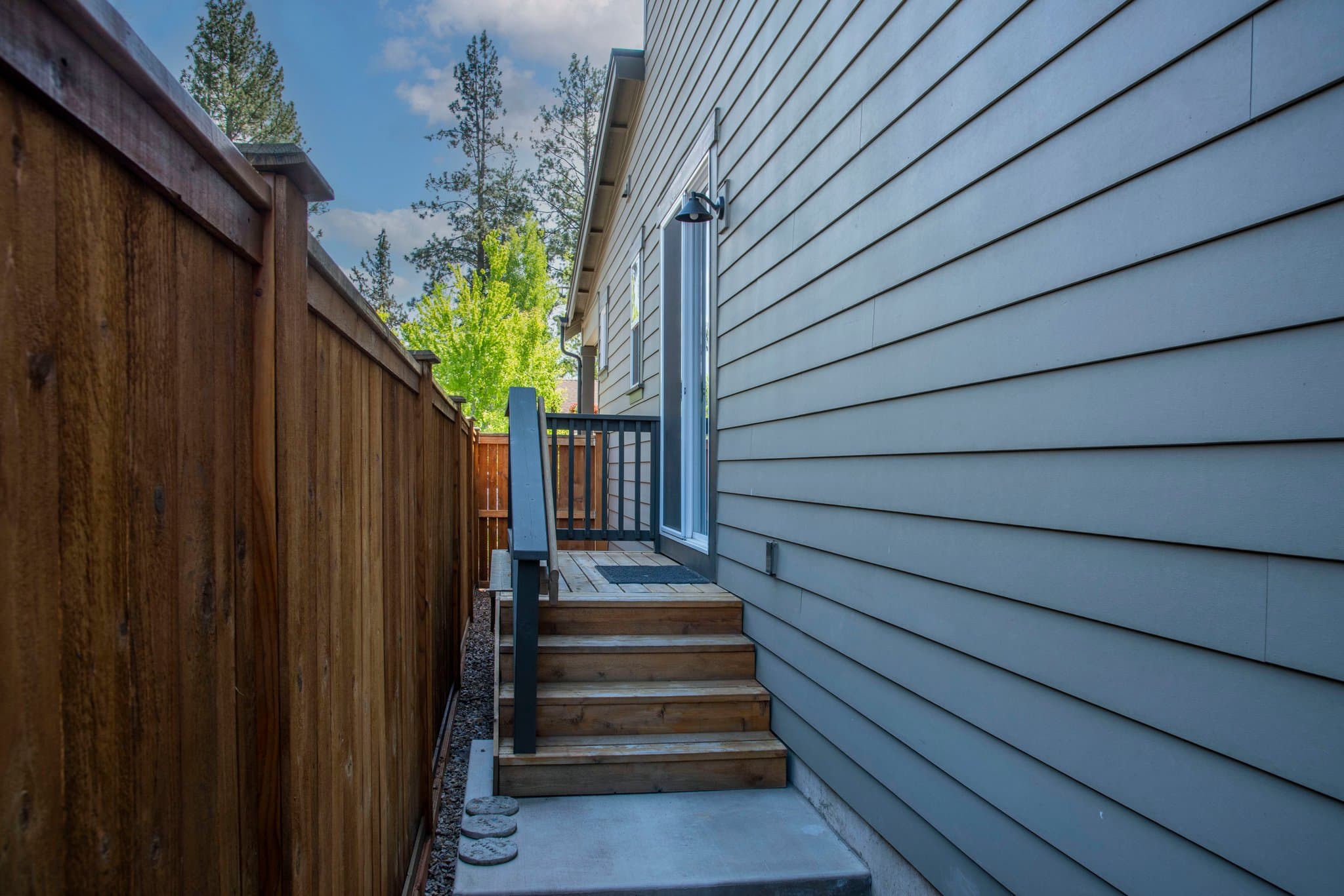 Sisters House: 936 E Black Butte Avenue