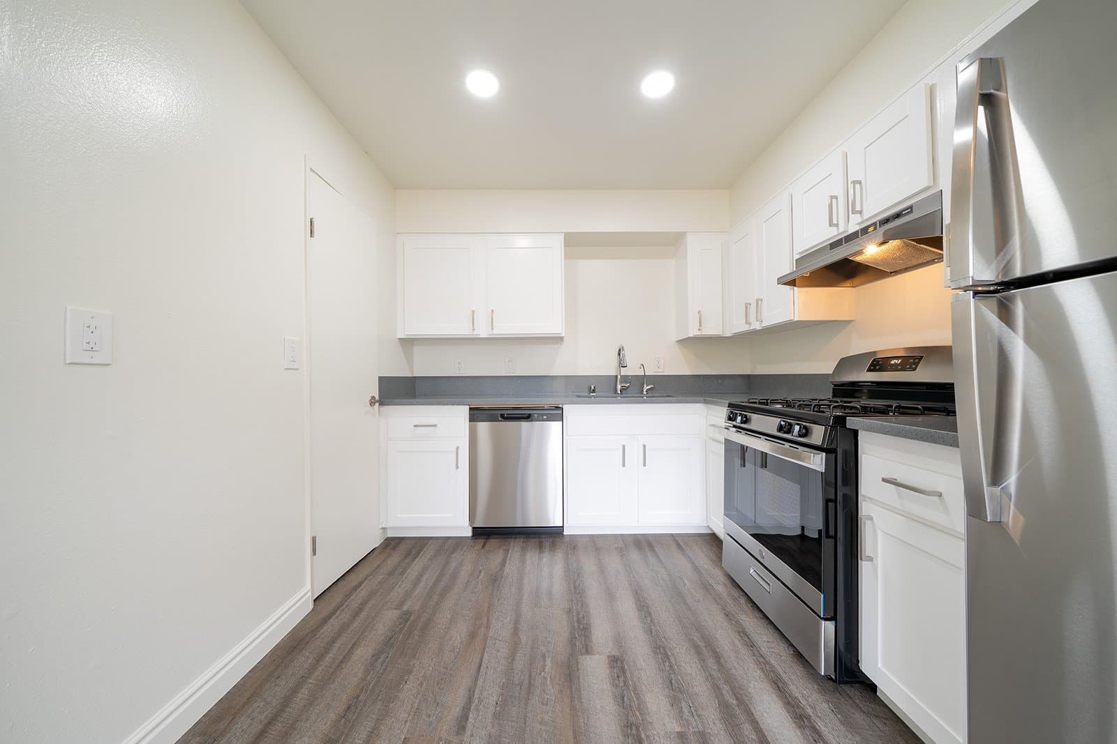 Vista Apartment: 1466 Bonair Road