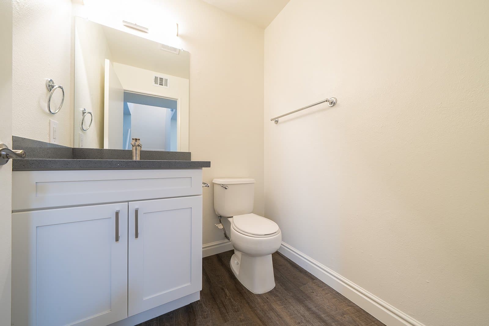 Vista Apartment: 1466 Bonair Road