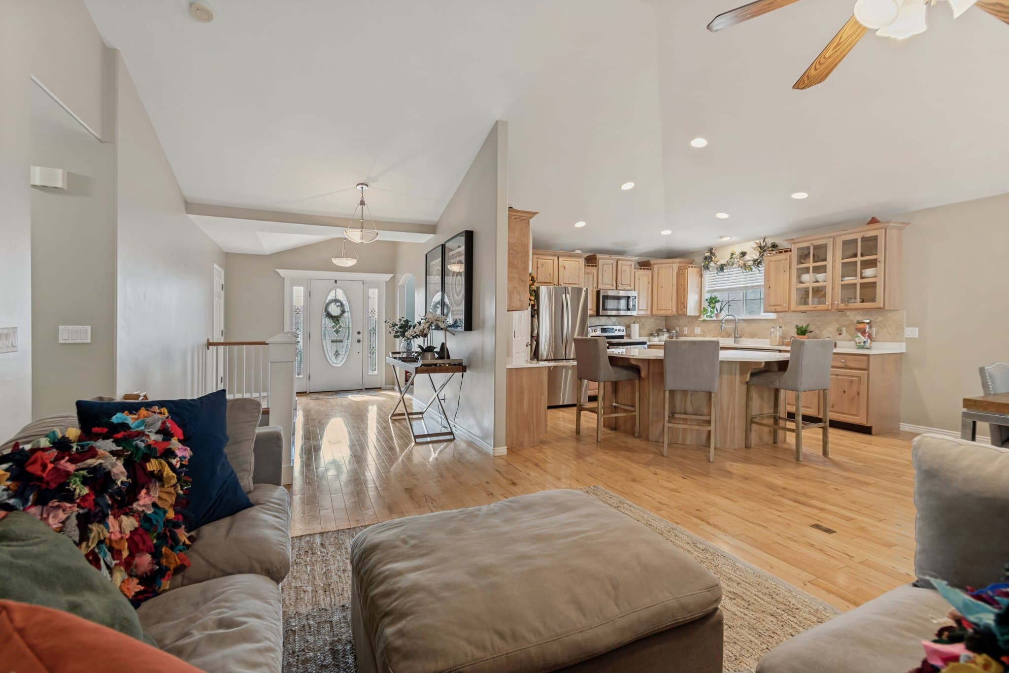Draper House: 14767 S Brewster Dr