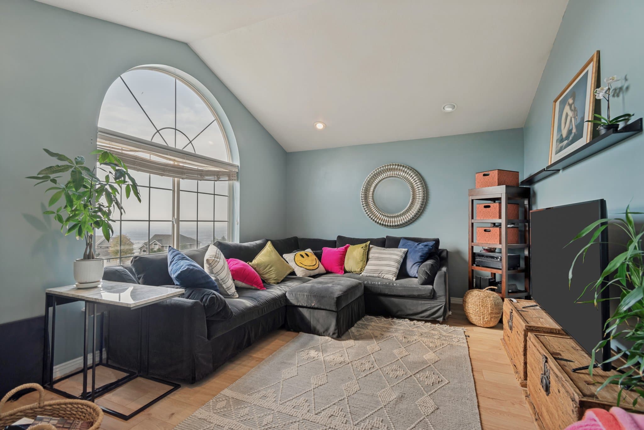 Draper House: 14767 S Brewster Dr