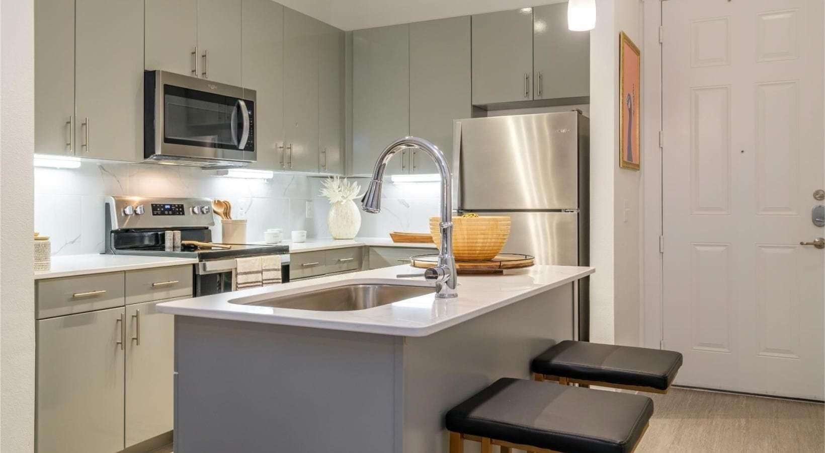 Grand Prairie Apartment: 7402 Lake Ridge Pkwy