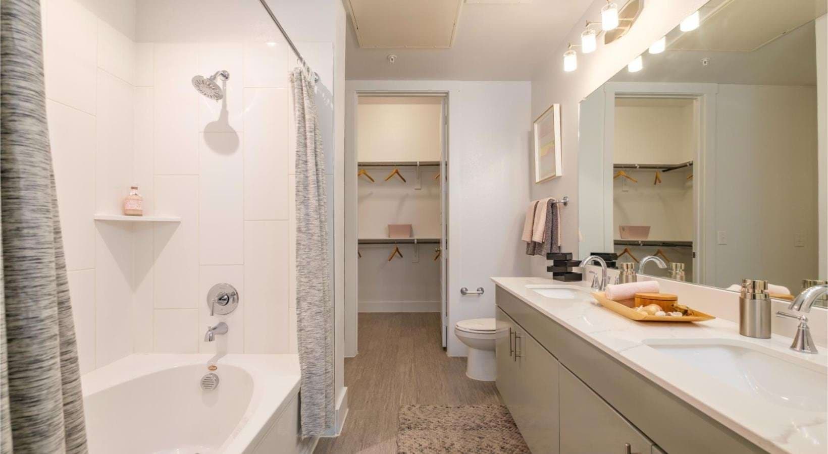 Grand Prairie Apartment: 7402 Lake Ridge Pkwy