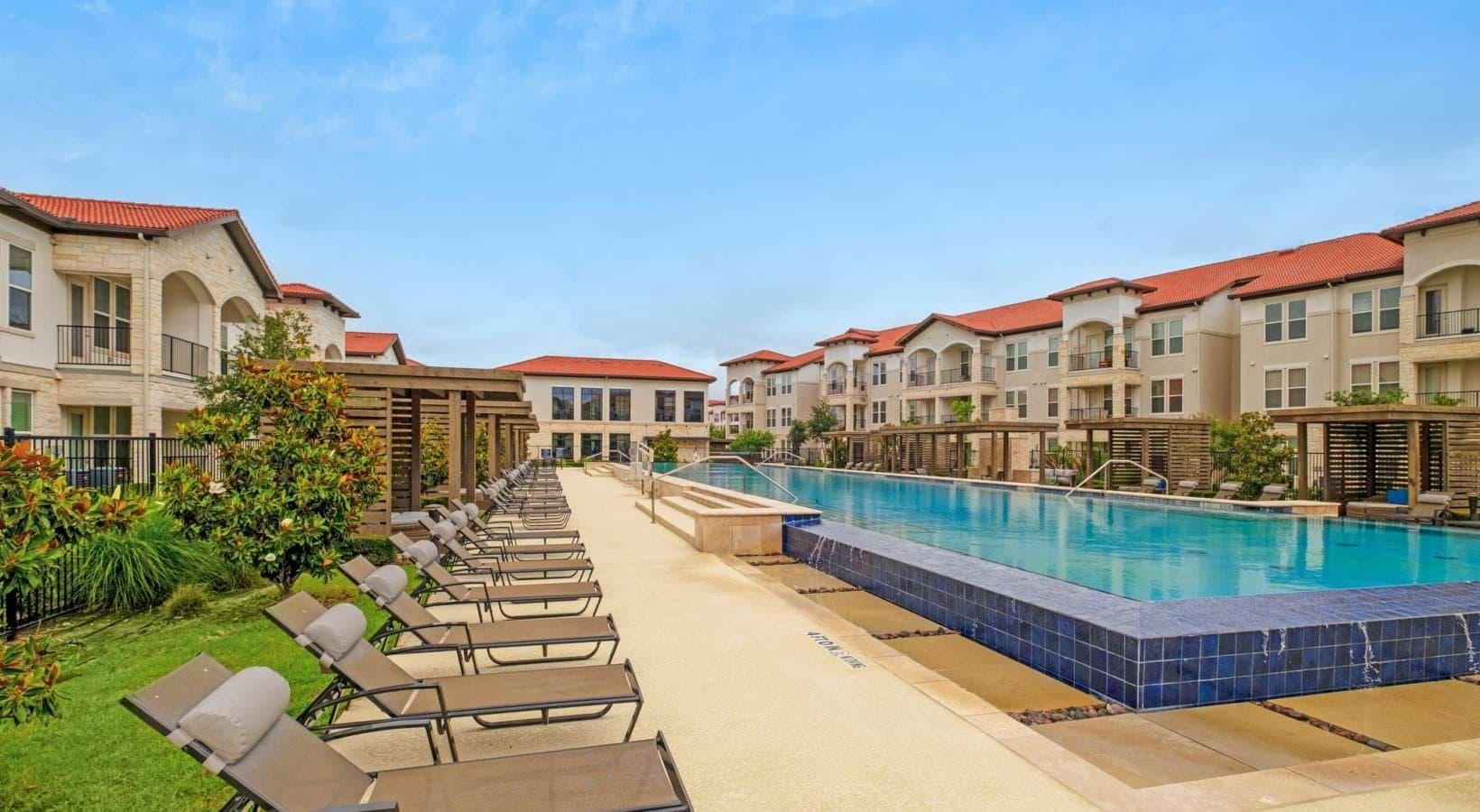 Grand Prairie Apartment: 7402 Lake Ridge Pkwy