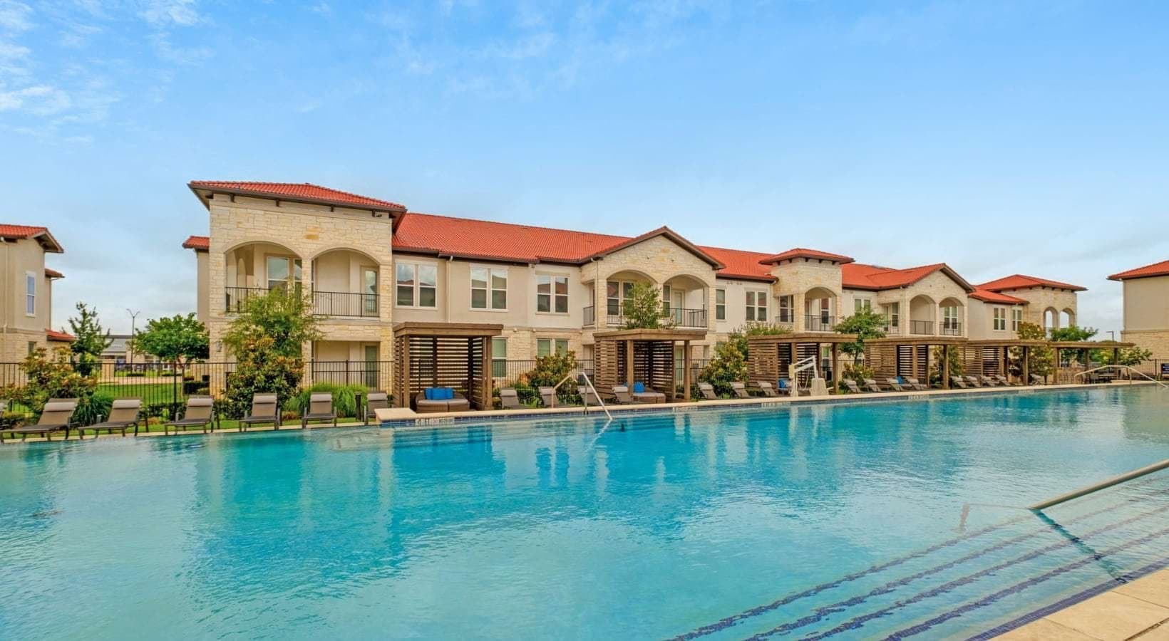 Grand Prairie Apartment: 7402 Lake Ridge Pkwy