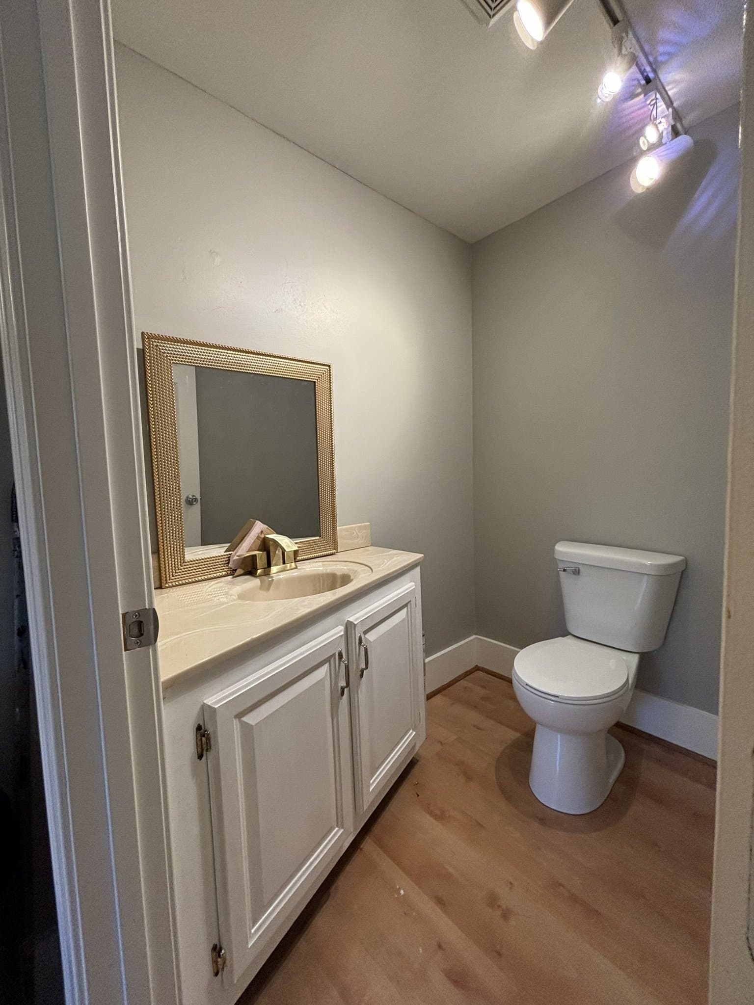 Fort Wayne House: 2106 W Wallen Road