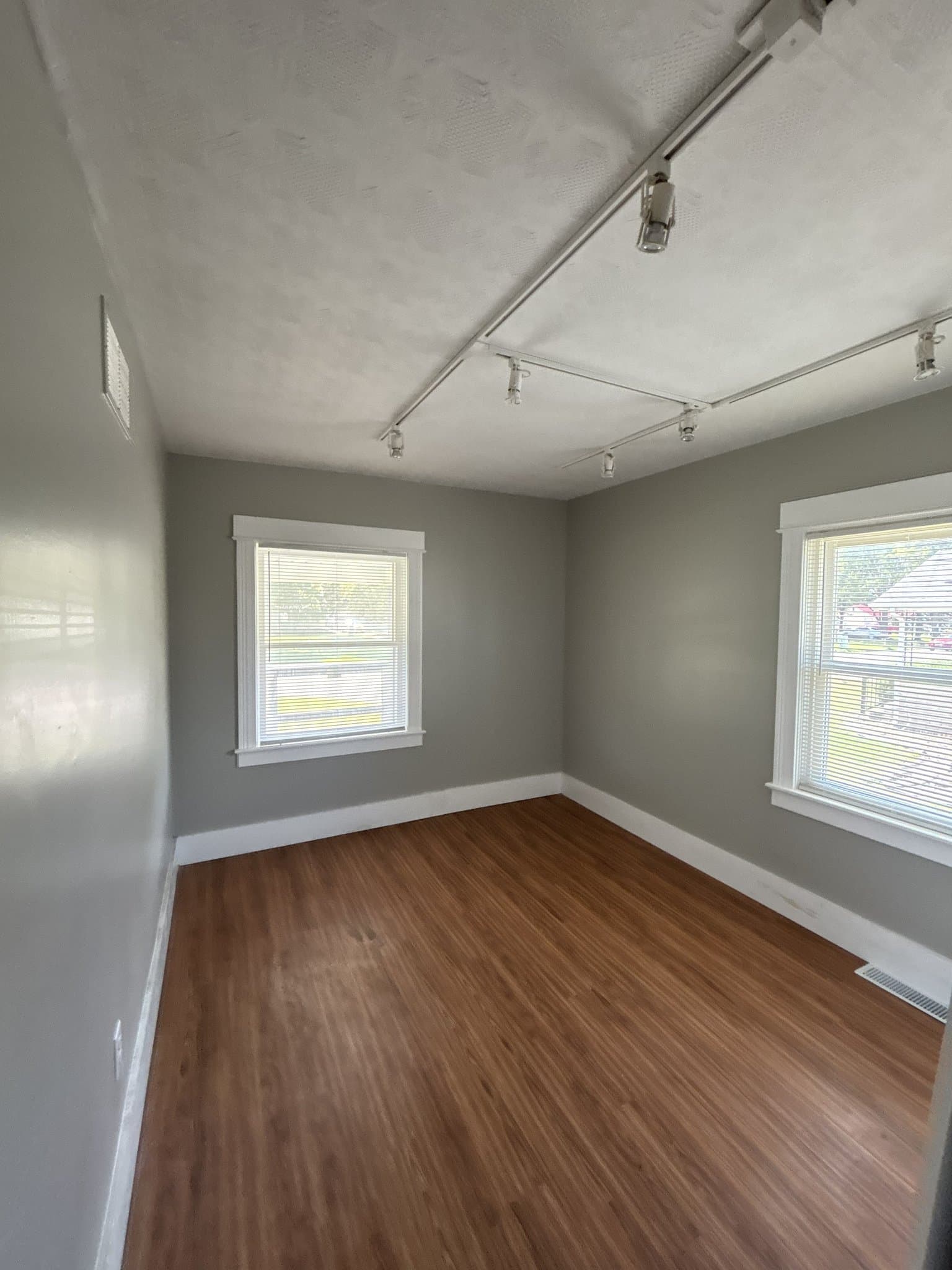 Fort Wayne House: 2106 W Wallen Road