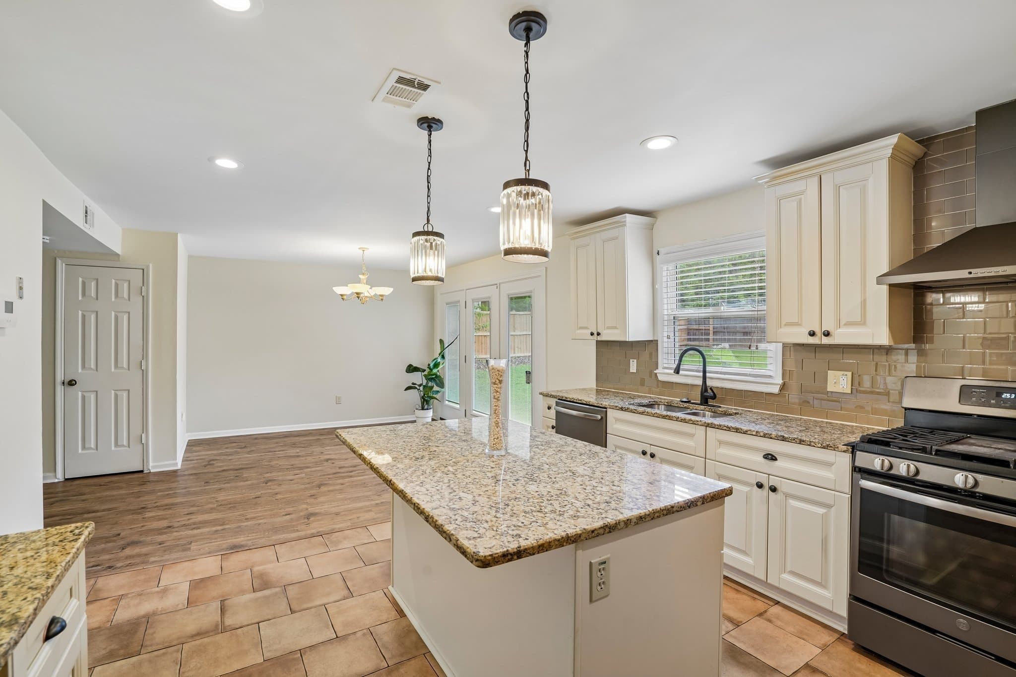 Atlanta House: 708 Joseph E Lowery Blvd SW